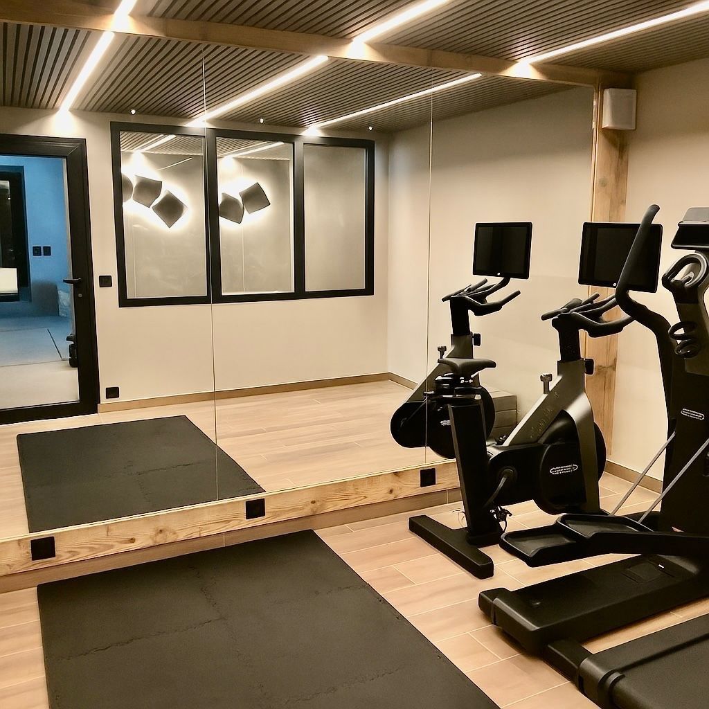 luxury chalet 9 Rooms for seasonal rent on MERIBEL LES ALLUES (73550)