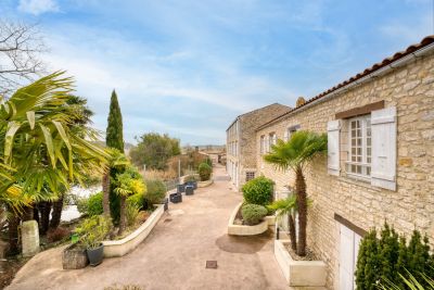 Vente Moulin Le Gua 17 Pièces 693 m²