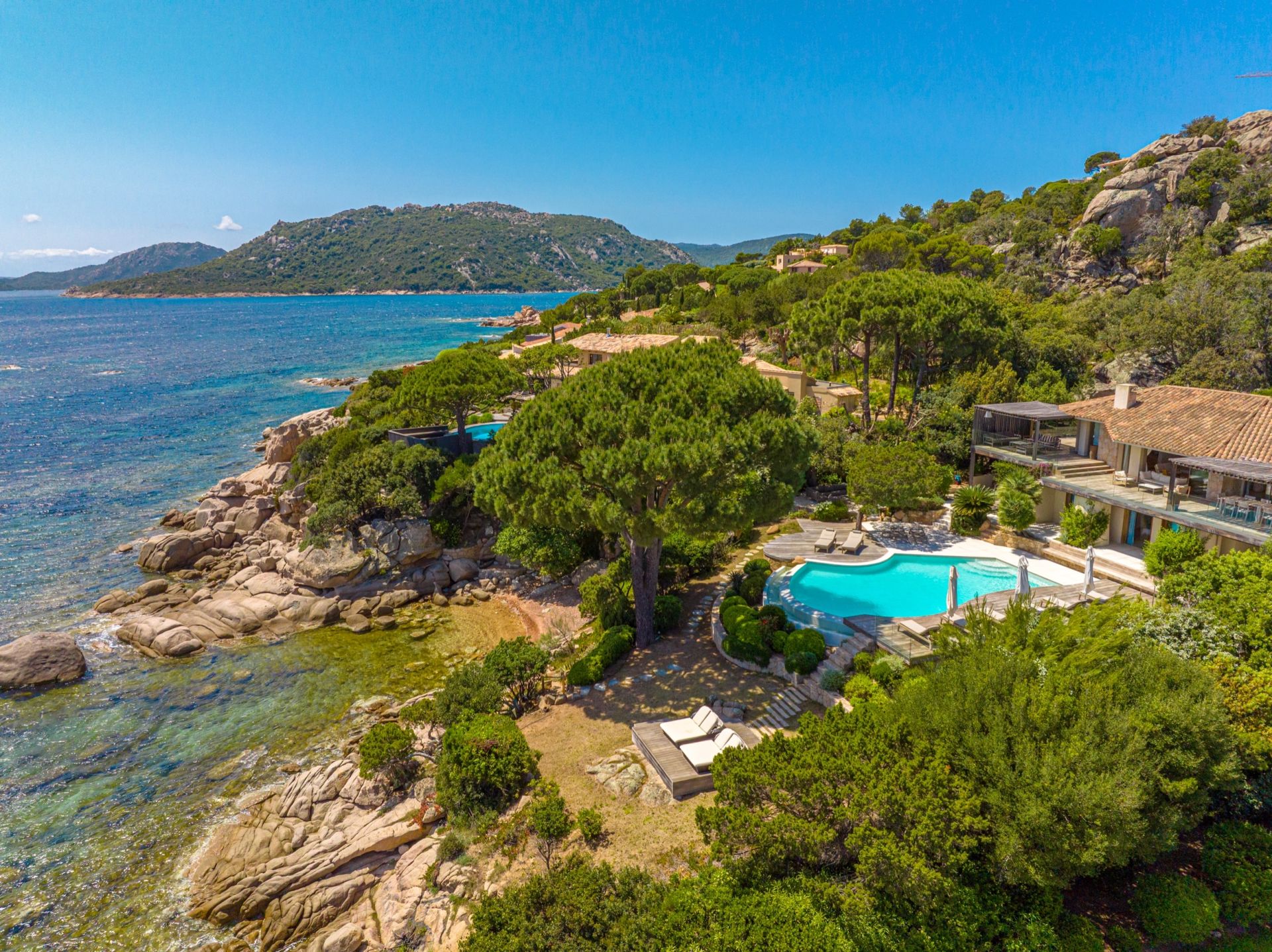 villa de luxe 7 Pièces en location saisonnière sur PORTO VECCHIO (20137)
