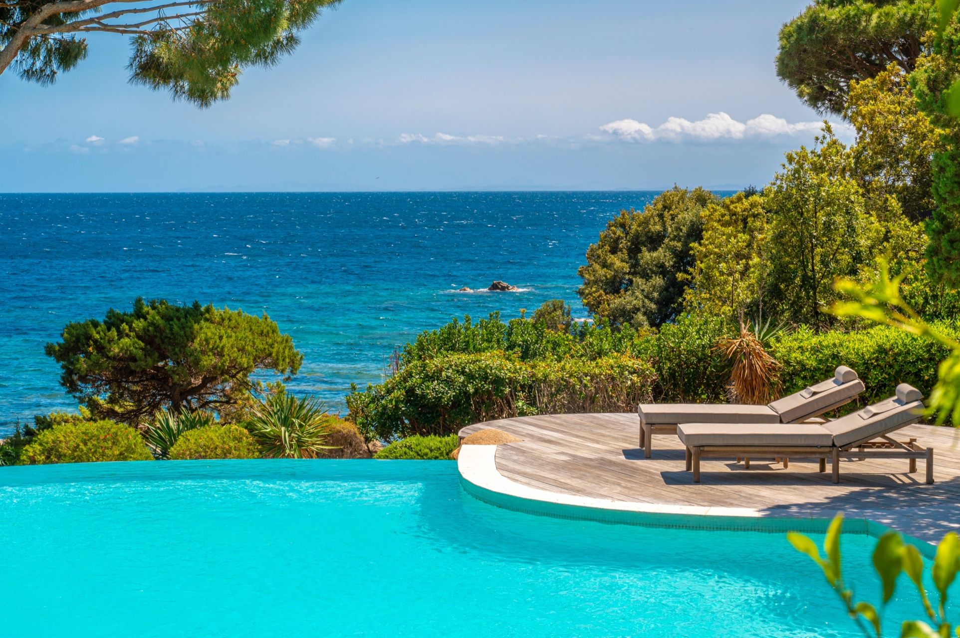 villa de luxe 7 Pièces en location saisonnière sur PORTO VECCHIO (20137)