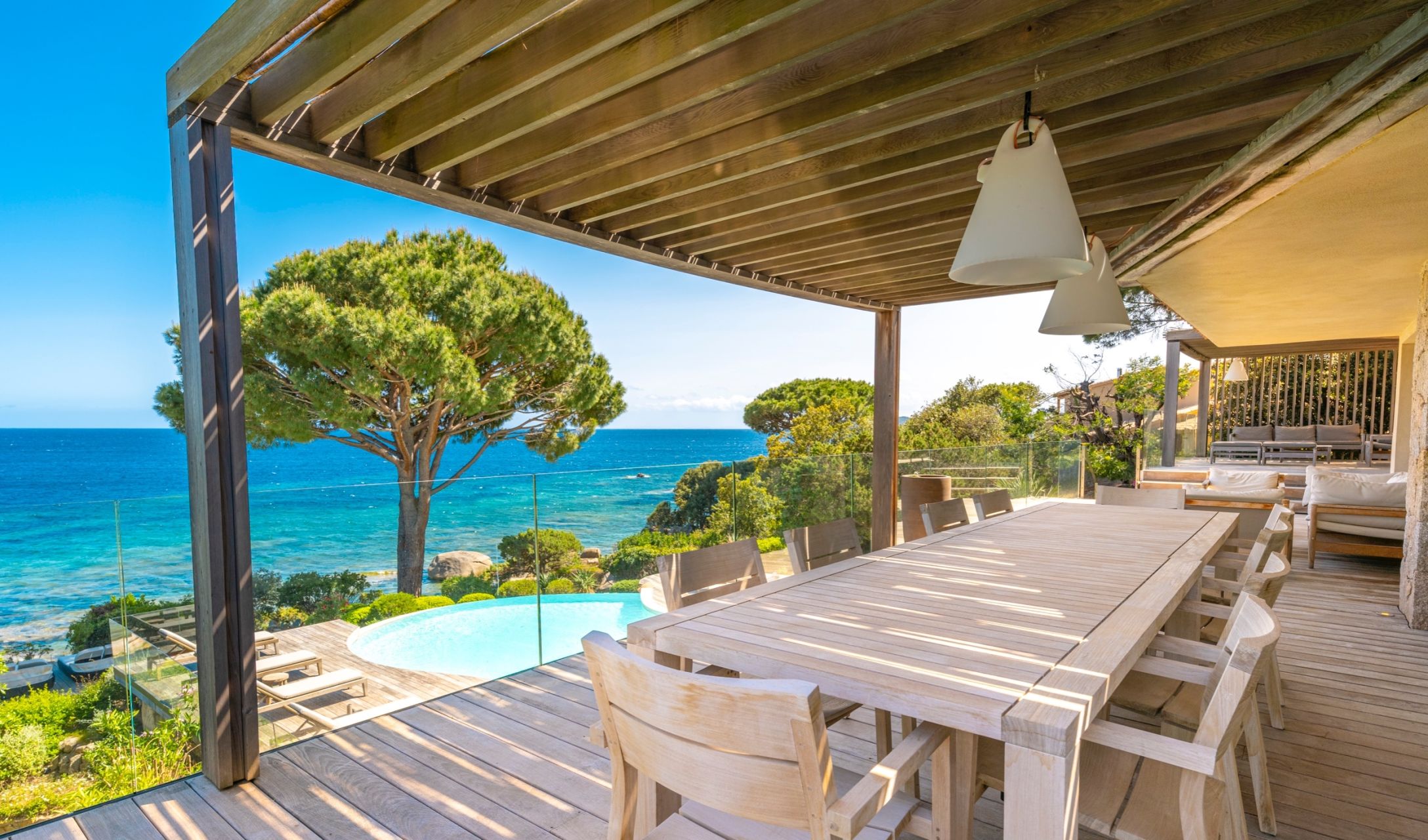 villa de luxe 7 Pièces en location saisonnière sur PORTO VECCHIO (20137)