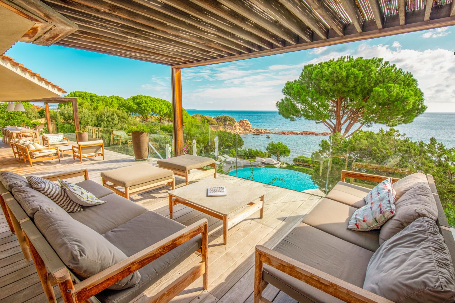 luxury villa 7 Rooms for seasonal rent on PORTO VECCHIO (20137)