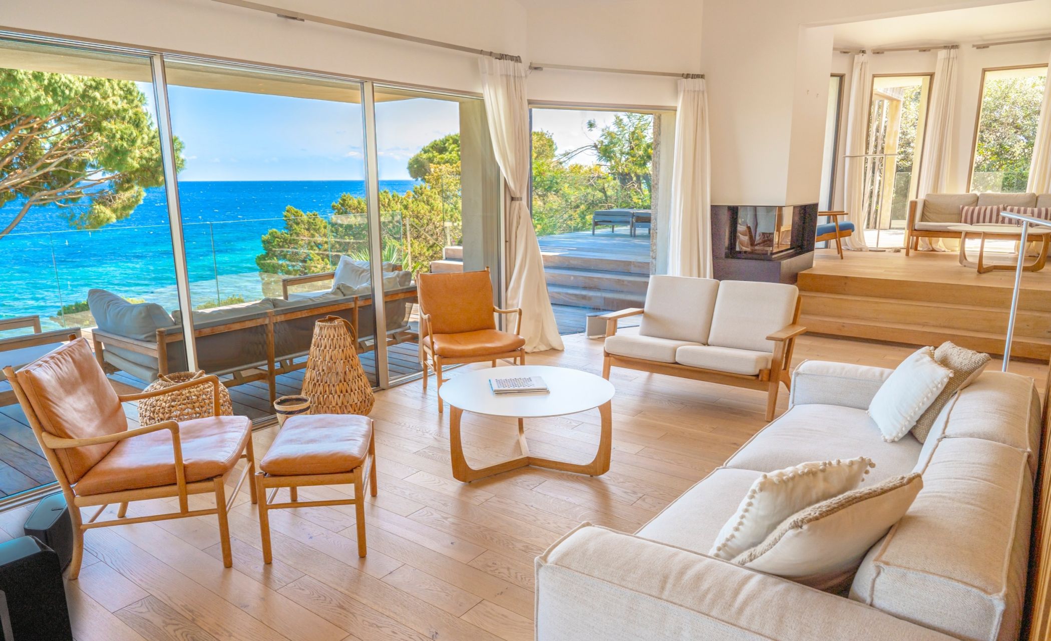 luxury villa 7 Rooms for seasonal rent on PORTO VECCHIO (20137)