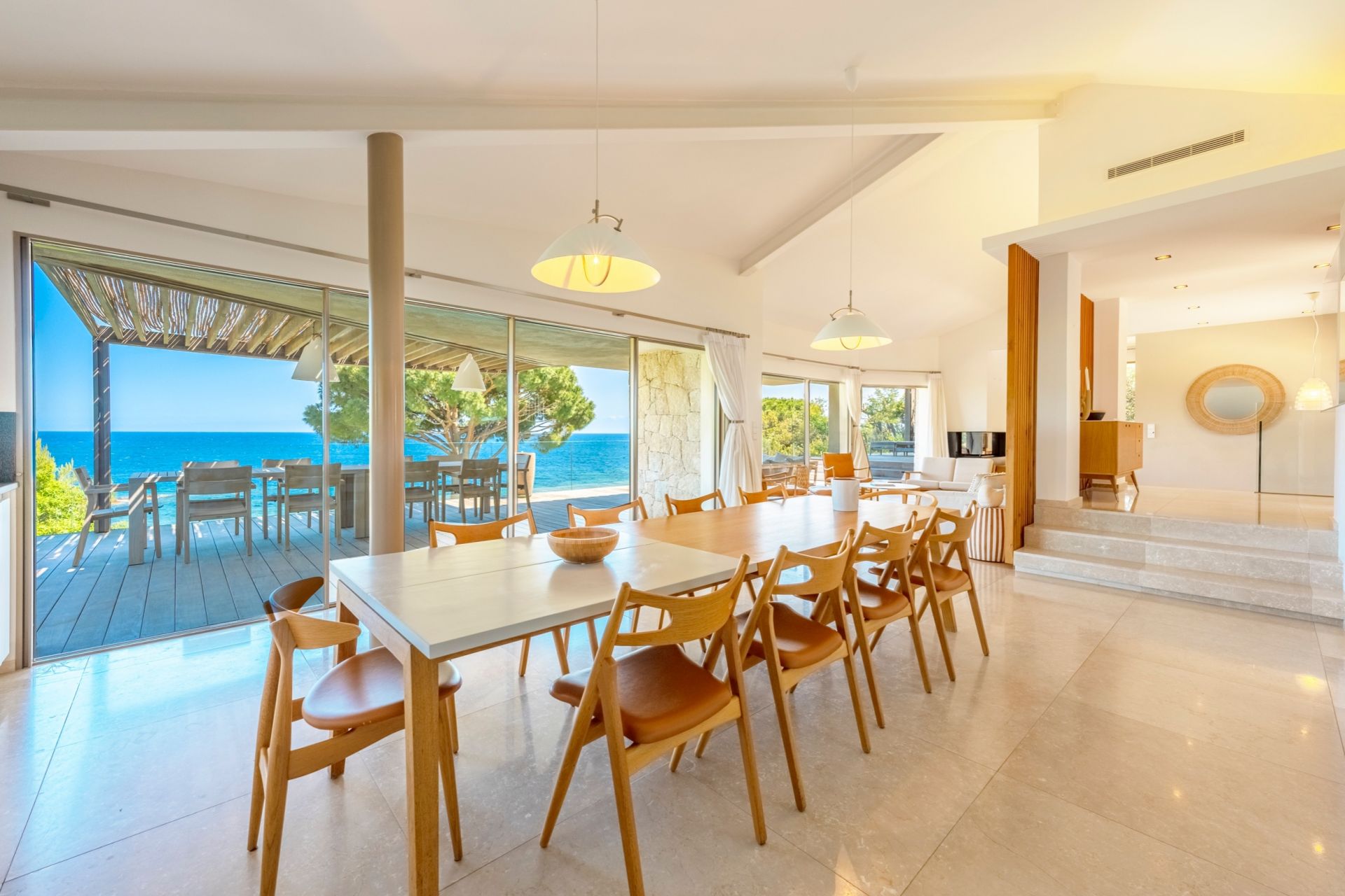 luxury villa 7 Rooms for seasonal rent on PORTO VECCHIO (20137)