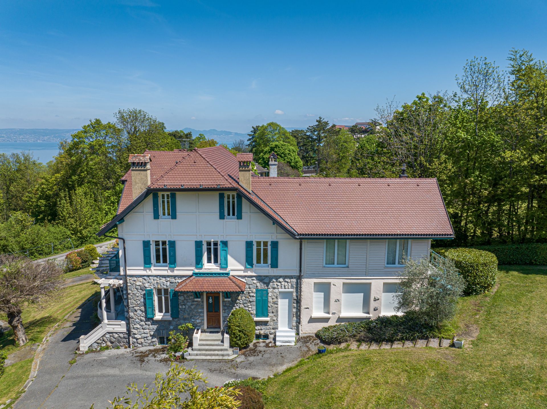luxury house 13 Rooms for sale on EVIAN LES BAINS (74500)