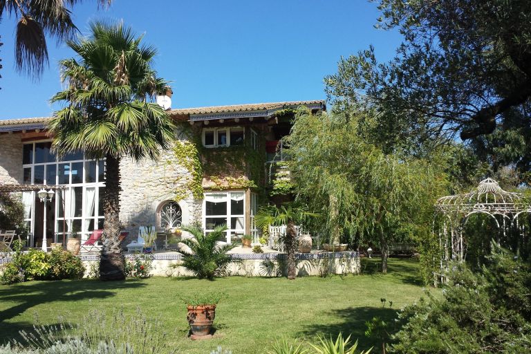 luxury house 5 Rooms for sale on ST CYPRIEN (66750)