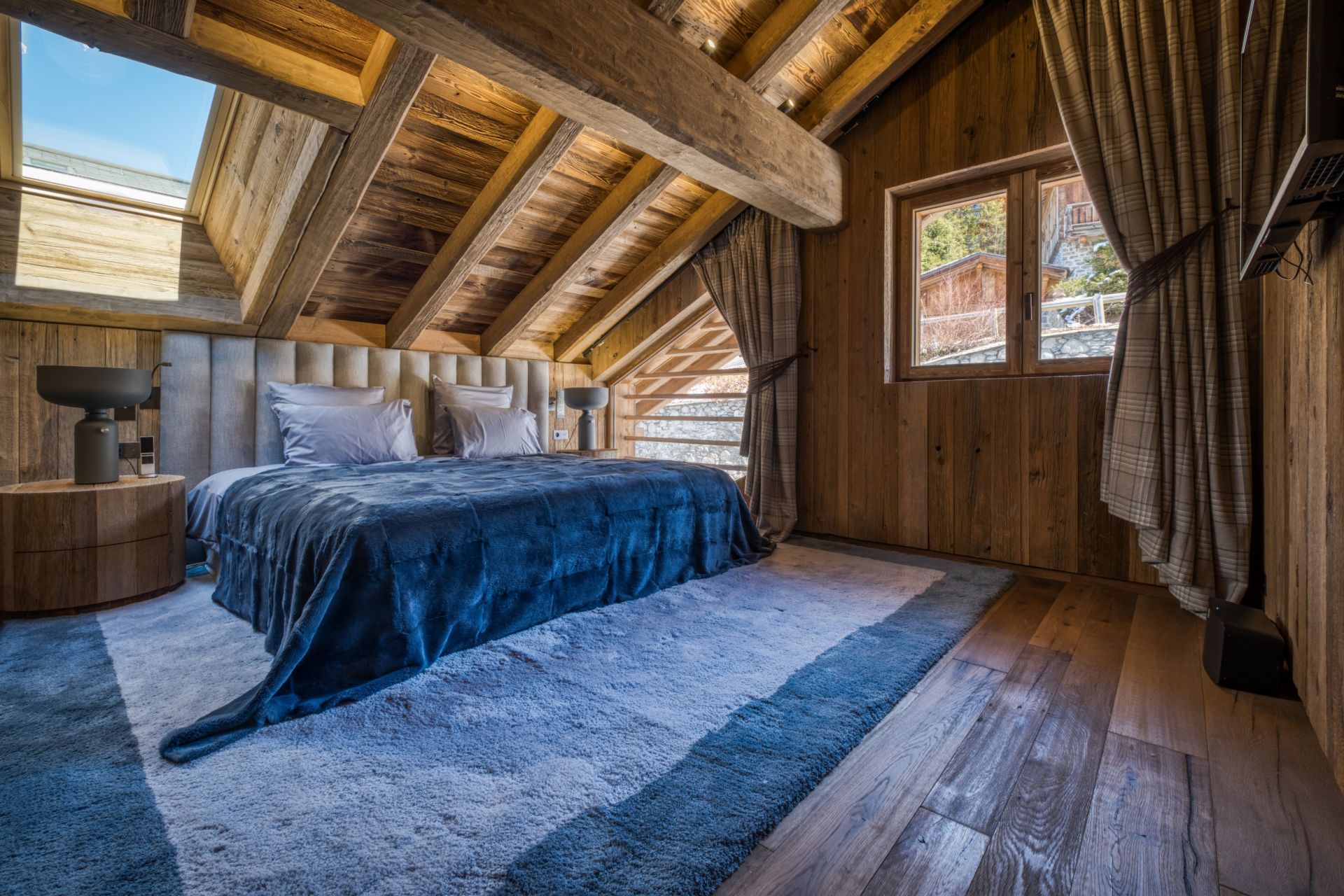 chalet de luxe 11 Pièces en location saisonnière sur MERIBEL LES ALLUES (73550)