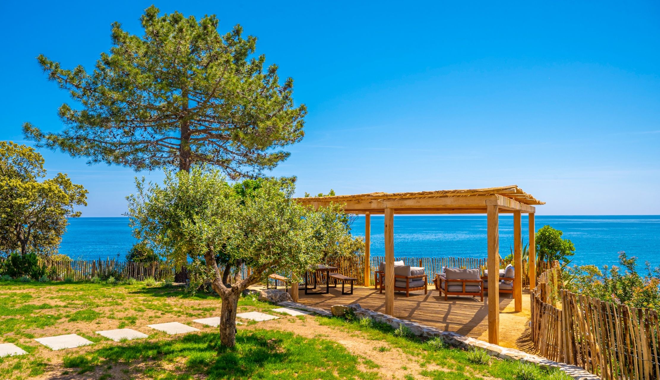 villa de luxe 7 Pièces en location saisonnière sur SARI SOLENZARA (20145)