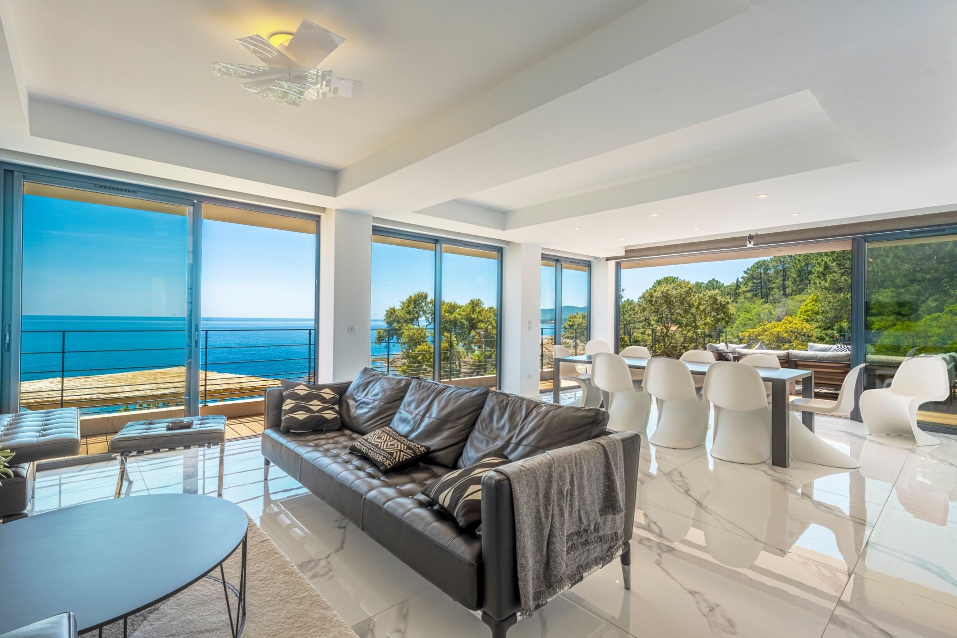 villa de luxe 7 Pièces en location saisonnière sur SARI SOLENZARA (20145)