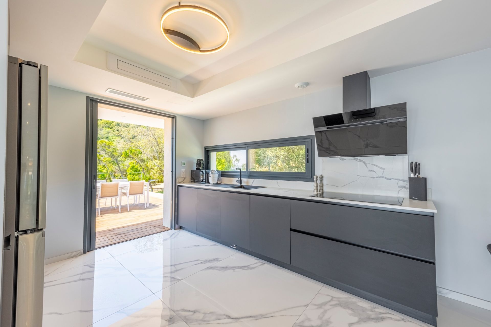 villa de luxe 7 Pièces en location saisonnière sur SARI SOLENZARA (20145)