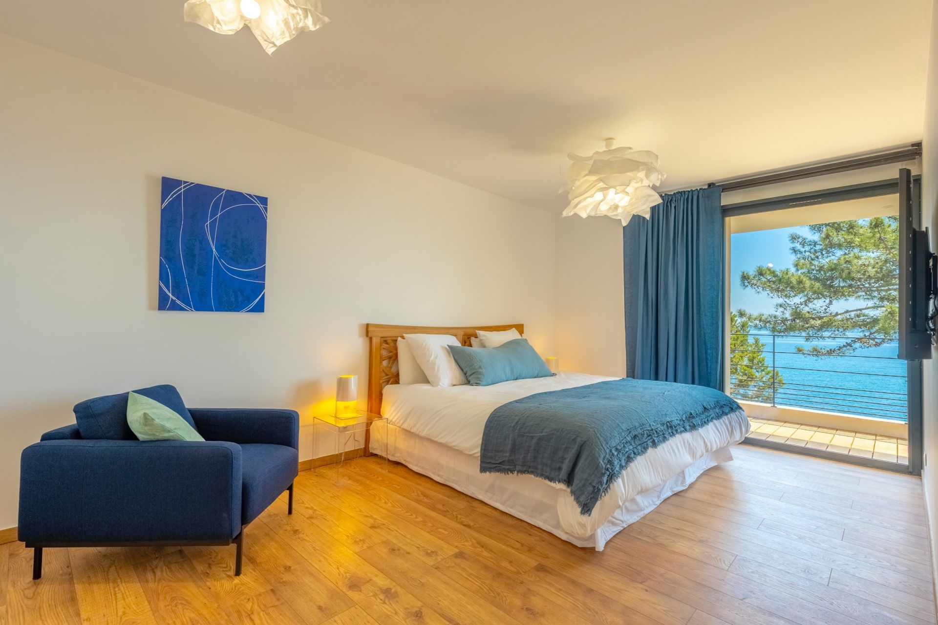 villa de luxe 7 Pièces en location saisonnière sur SARI SOLENZARA (20145)