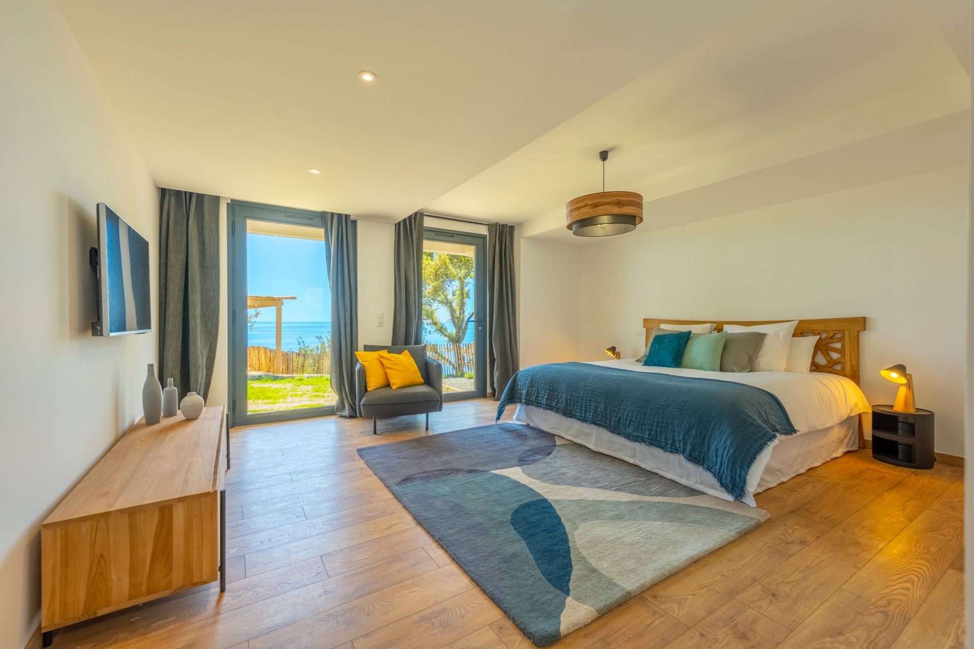 villa de luxe 7 Pièces en location saisonnière sur SARI SOLENZARA (20145)