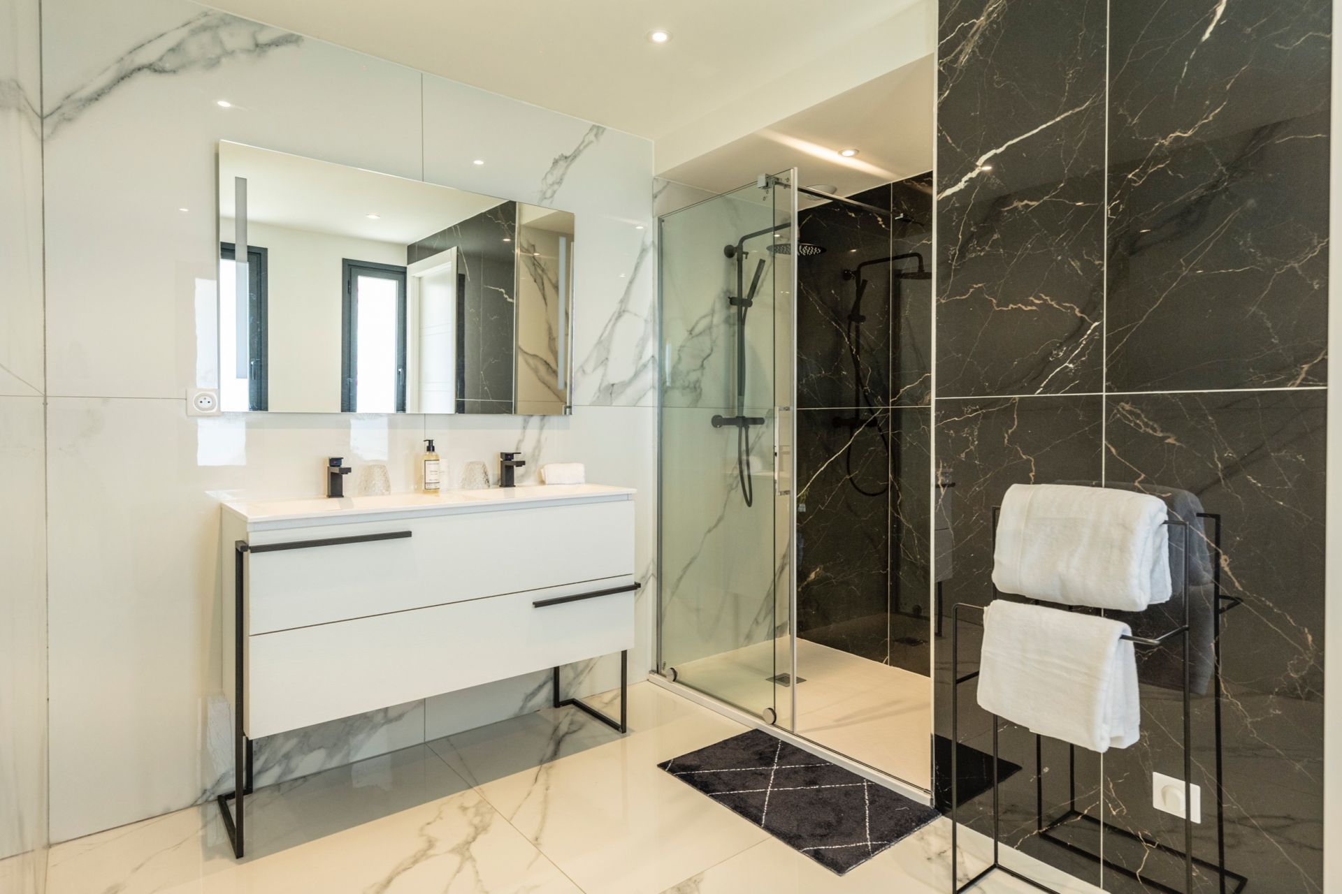 villa de luxe 7 Pièces en location saisonnière sur SARI SOLENZARA (20145)