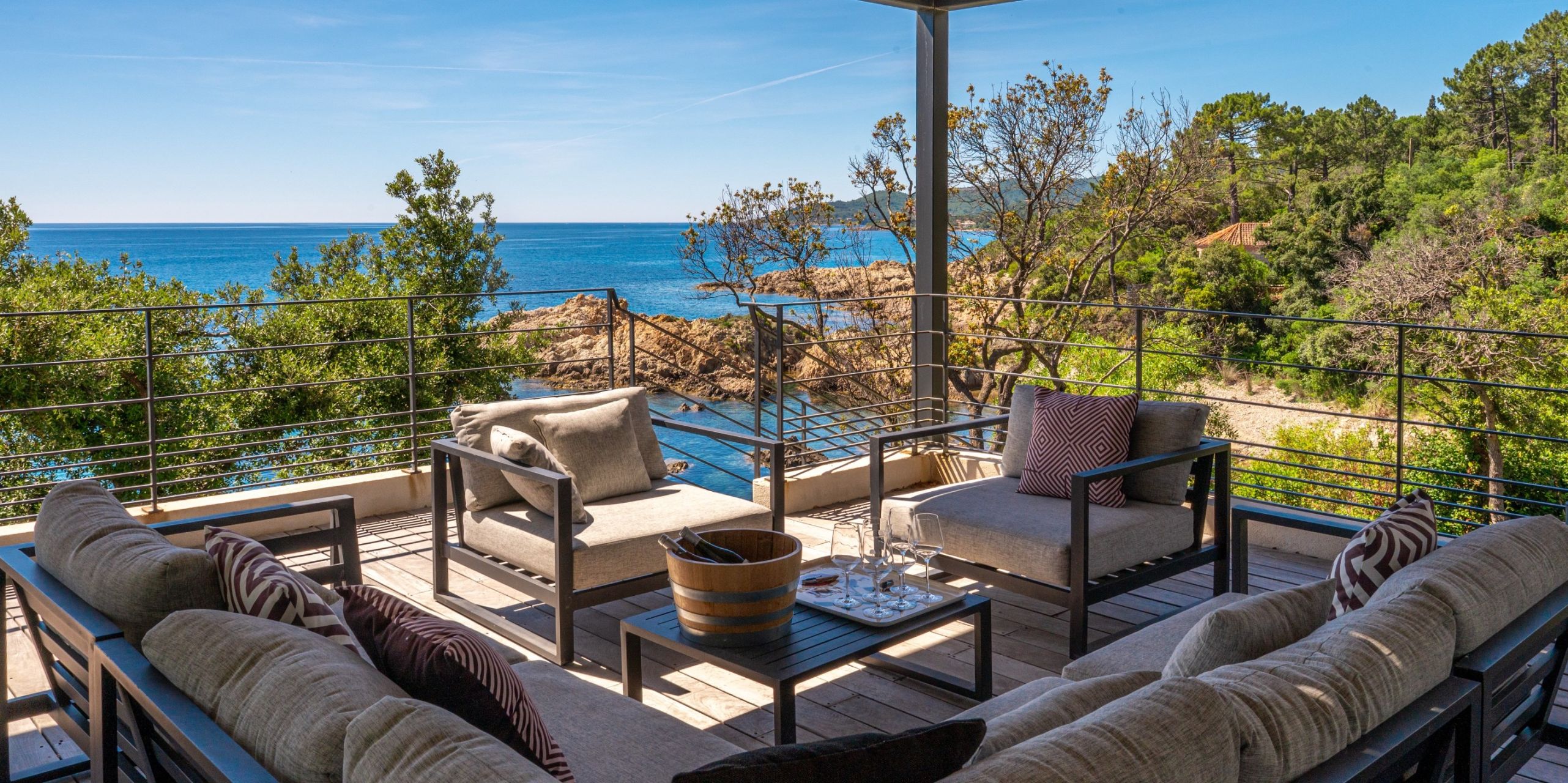 villa de luxe 7 Pièces en location saisonnière sur SARI SOLENZARA (20145)