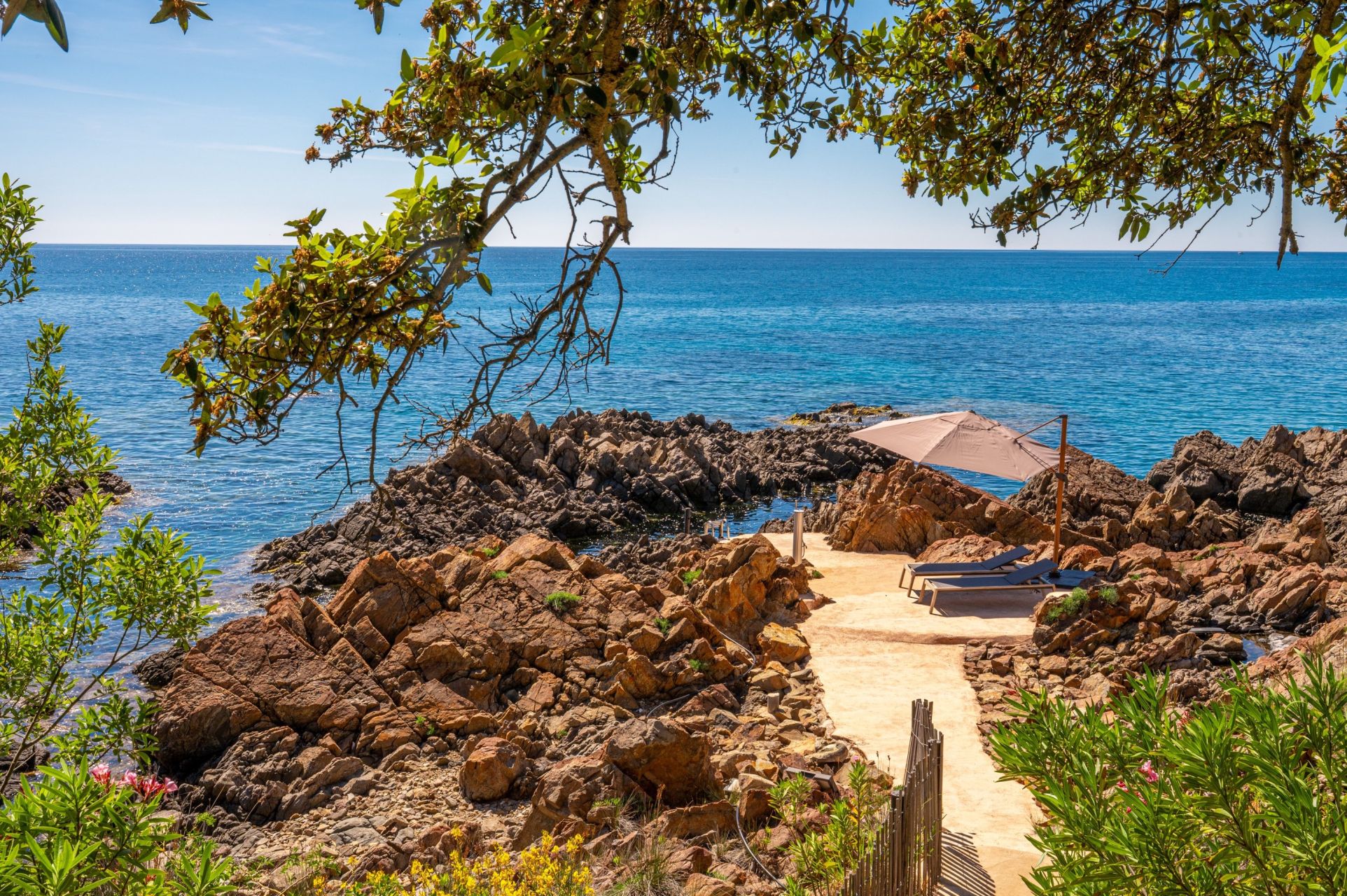 villa de luxe 7 Pièces en location saisonnière sur SARI SOLENZARA (20145)