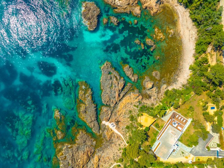 villa de luxe 7 Pièces en location saisonnière sur SARI SOLENZARA (20145)