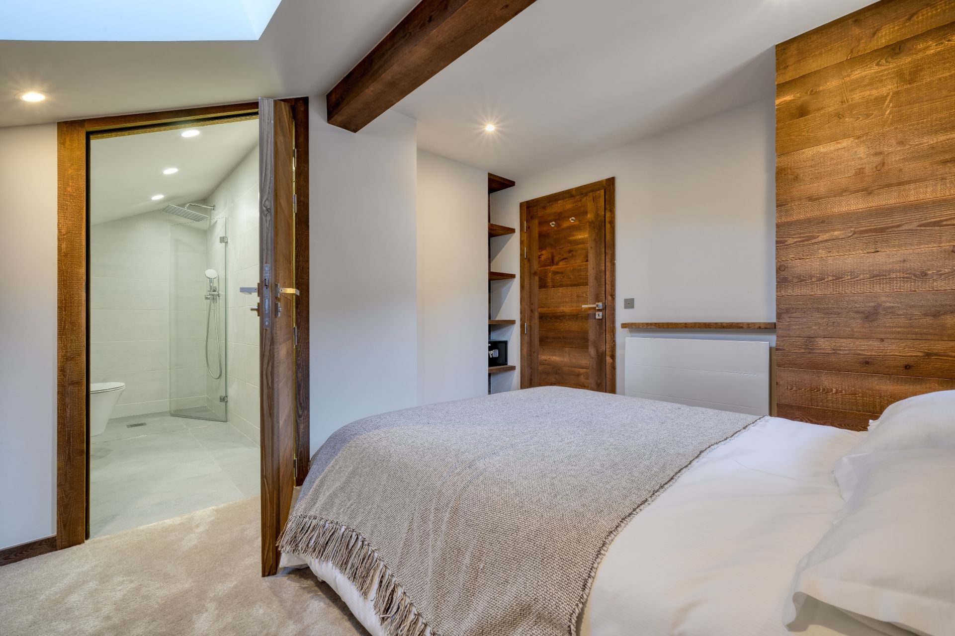 luxury chalet 8 Rooms for seasonal rent on MERIBEL LES ALLUES (73550)