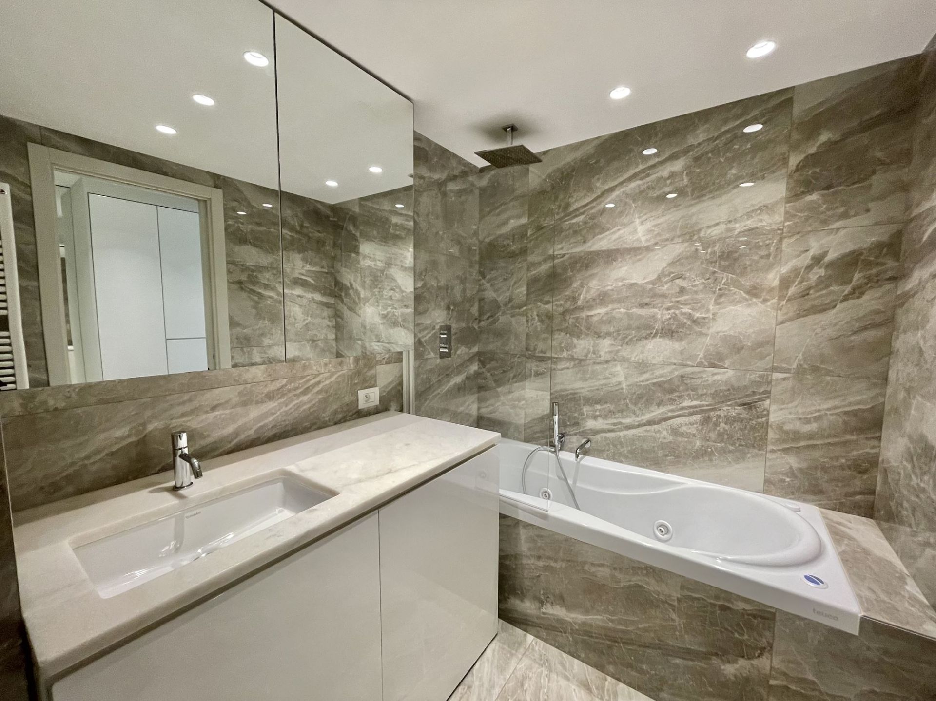 luxury apartment 1 room for sale on MONACO (98000)