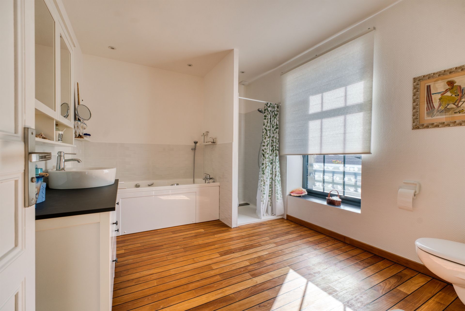 mansion 11 Rooms for sale on BRIE SOUS MORTAGNE (17120)