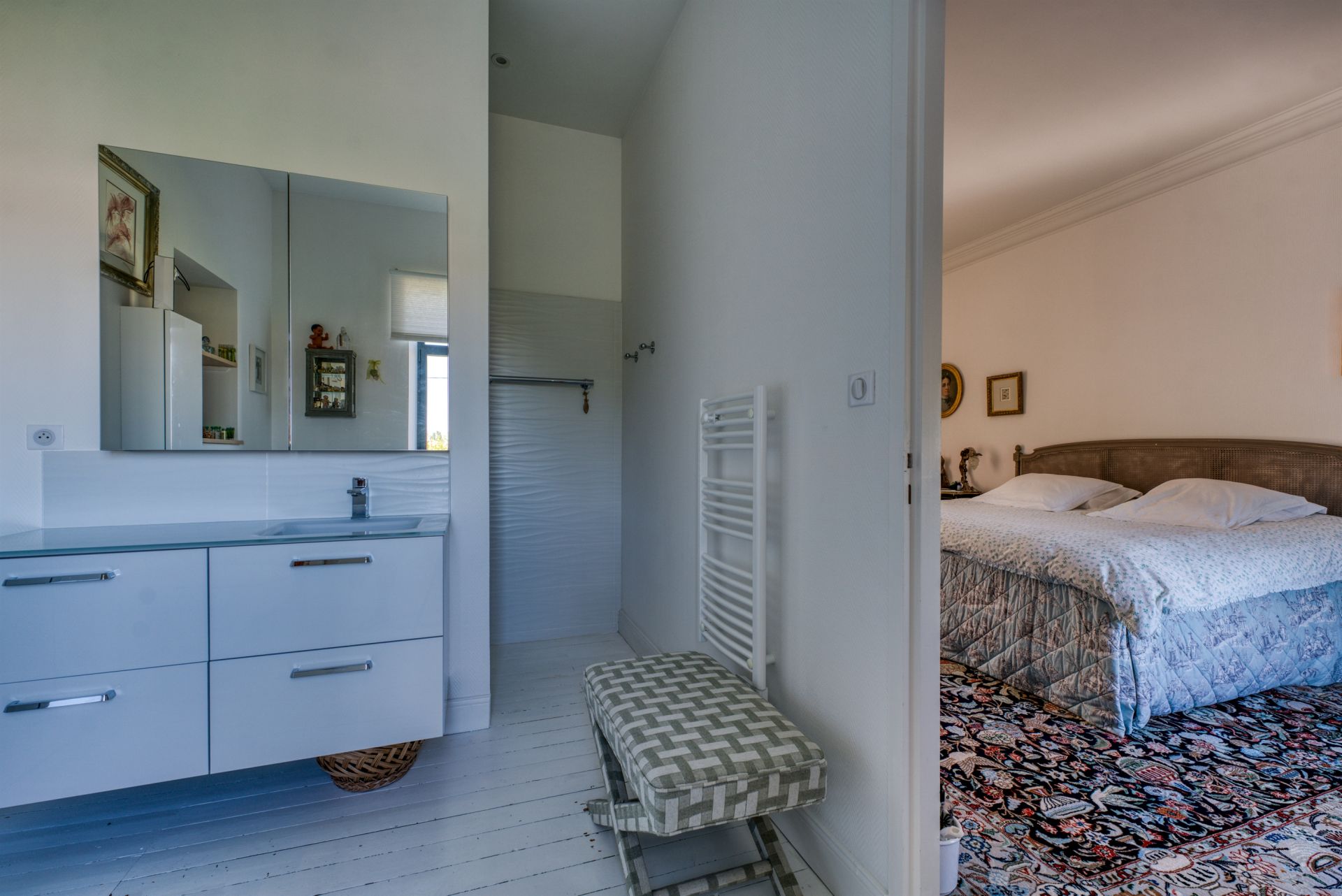 mansion 11 Rooms for sale on BRIE SOUS MORTAGNE (17120)