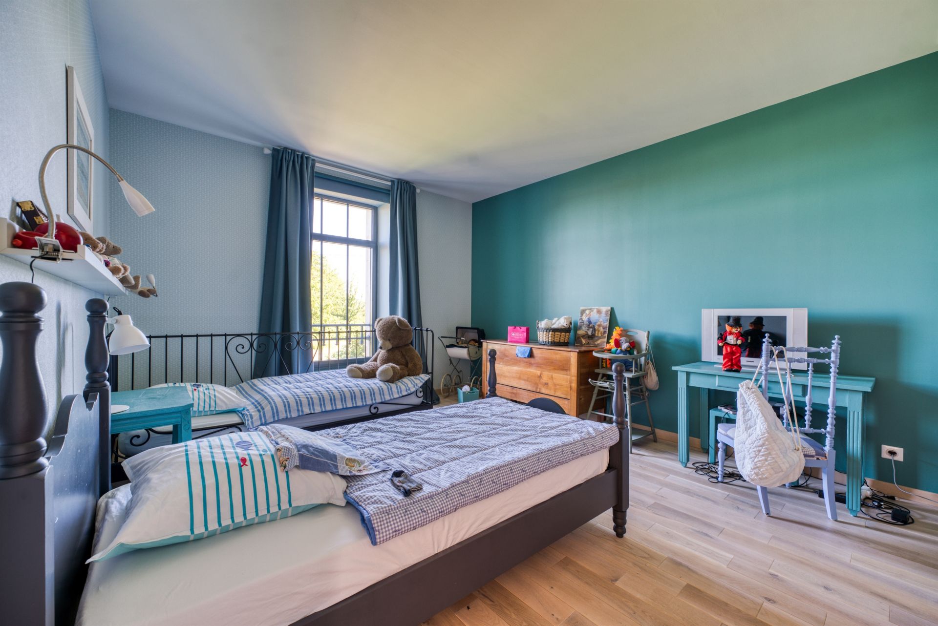 mansion 11 Rooms for sale on BRIE SOUS MORTAGNE (17120)