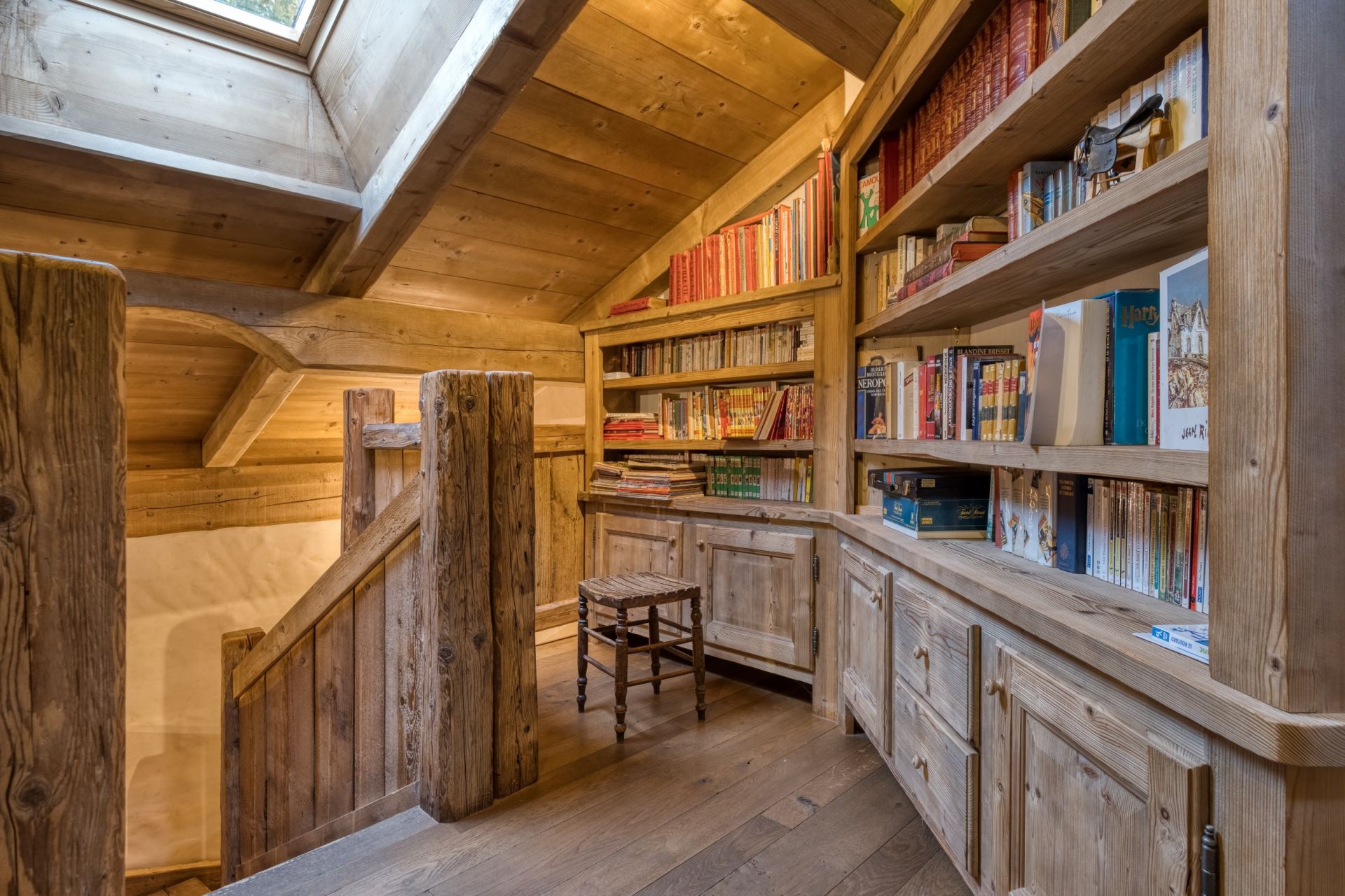 luxury chalet 8 Rooms for seasonal rent on MEGEVE (74120)