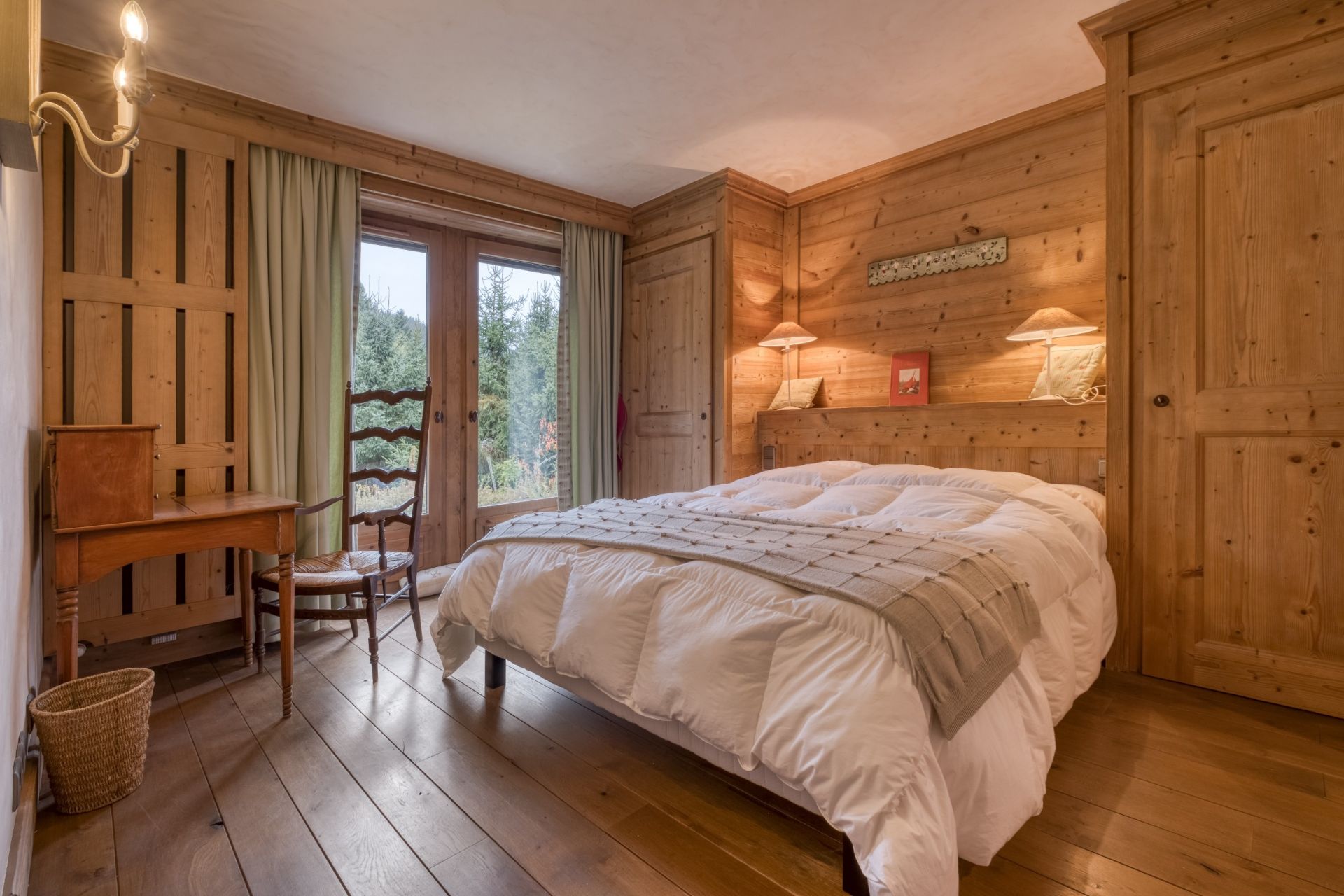 luxury chalet 8 Rooms for seasonal rent on MEGEVE (74120)