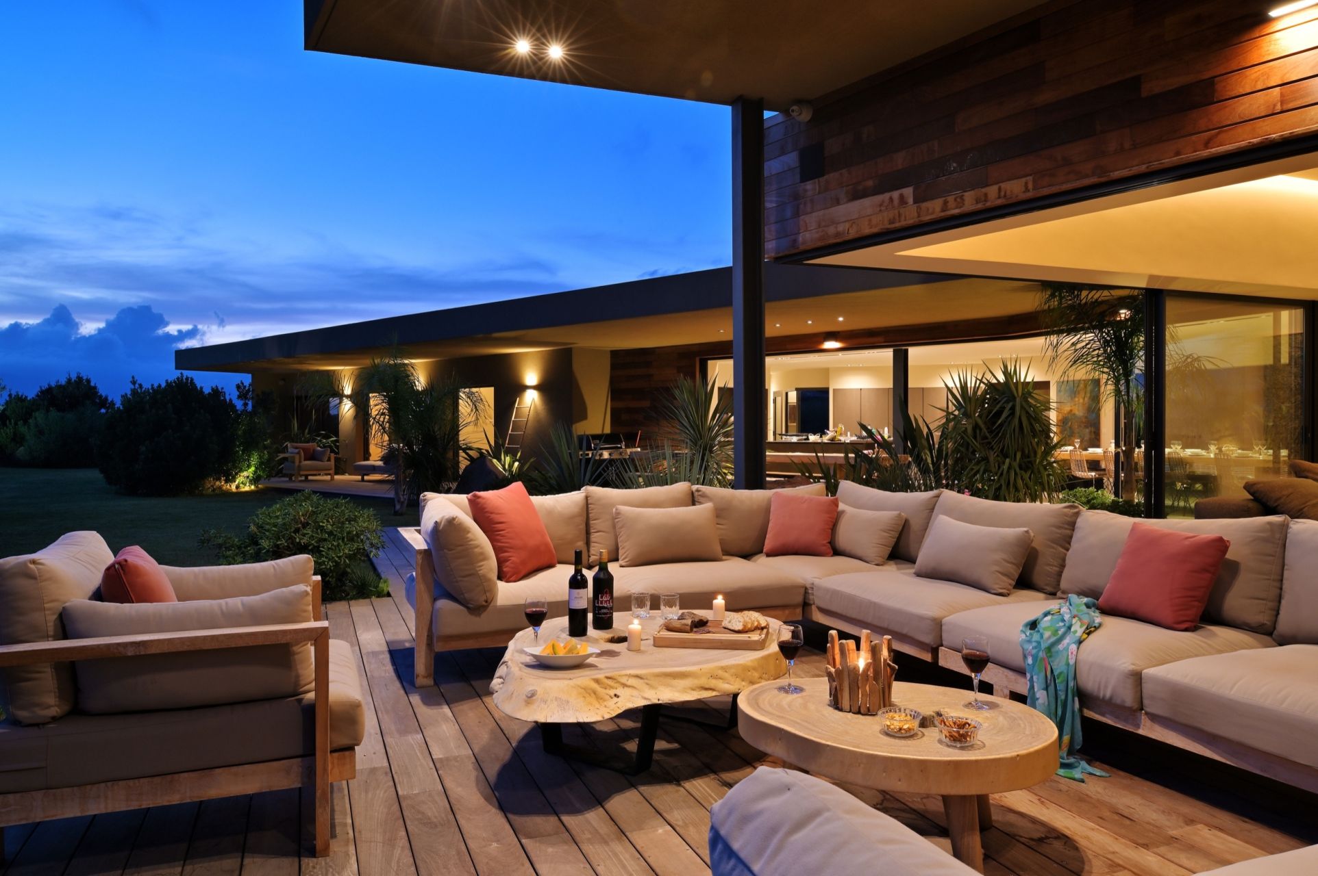 villa de luxe 8 Pièces en location saisonnière sur PORTO VECCHIO (20137)