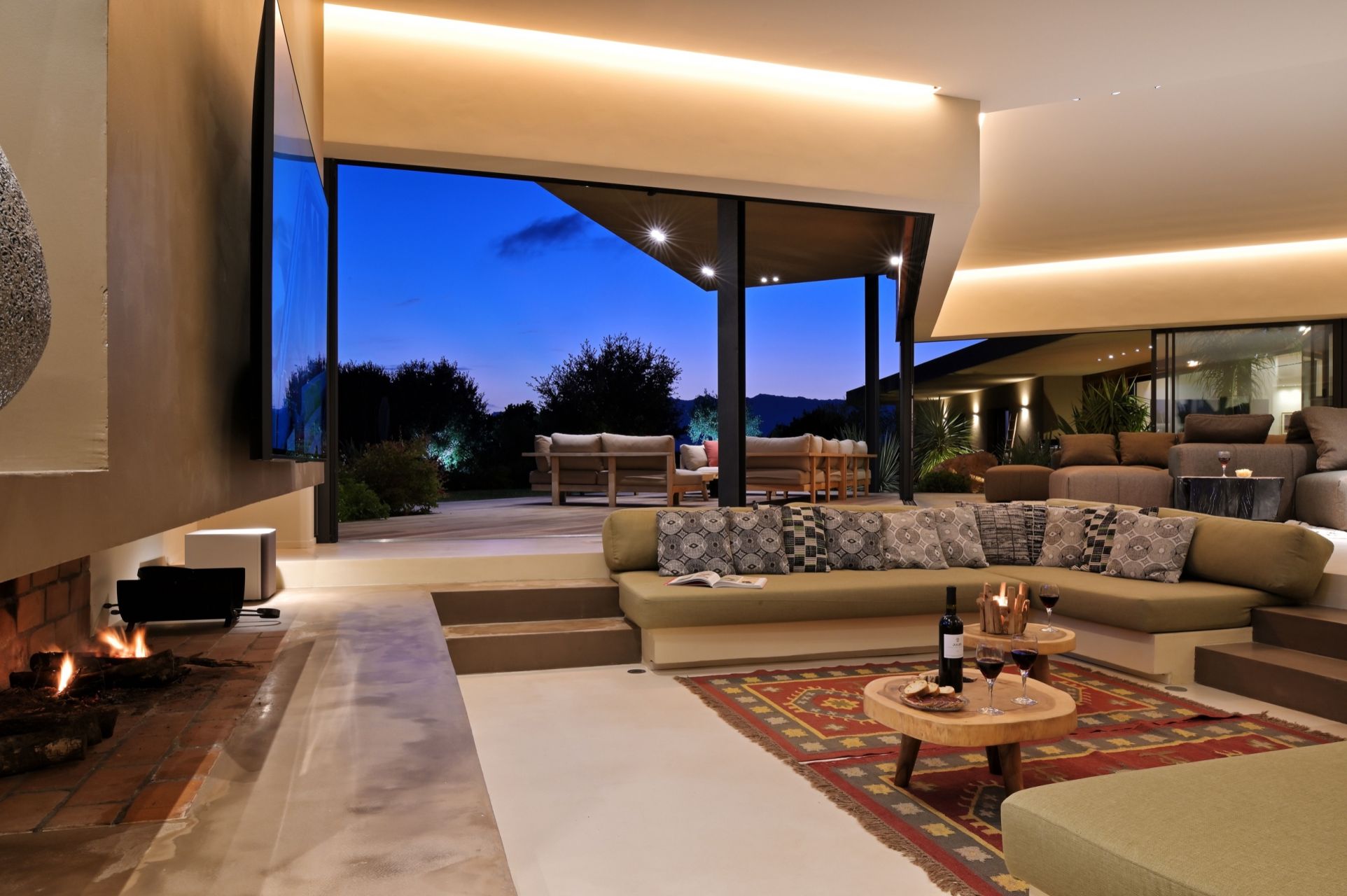 luxury villa 8 Rooms for seasonal rent on PORTO VECCHIO (20137)