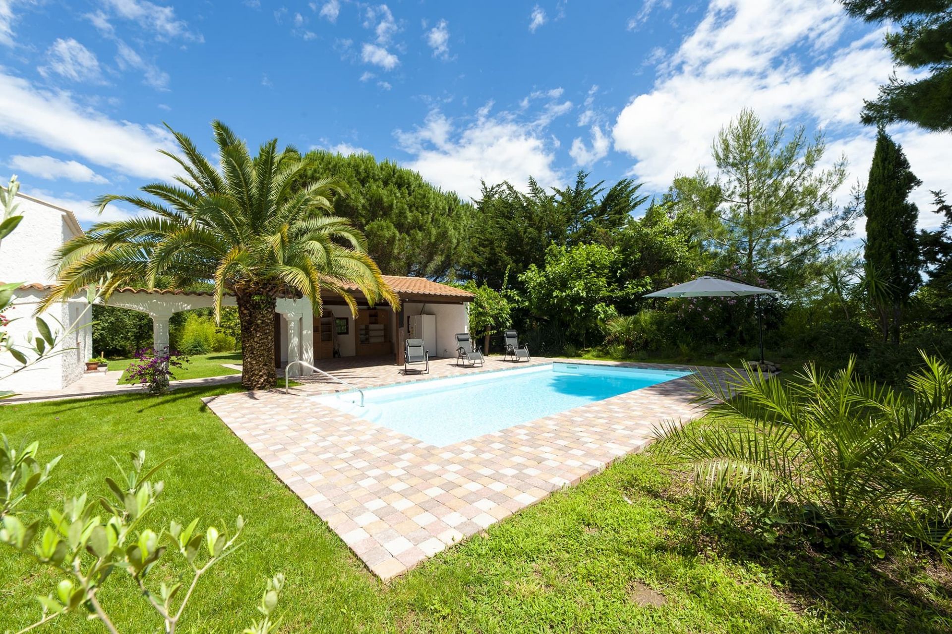 luxury house 8 Rooms for sale on SOREDE (66690)