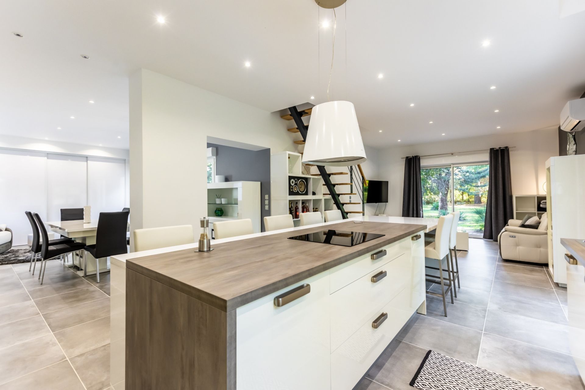 luxury house 8 Rooms for sale on SOREDE (66690)