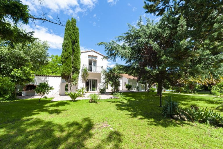 luxury house 8 Rooms for sale on SOREDE (66690)