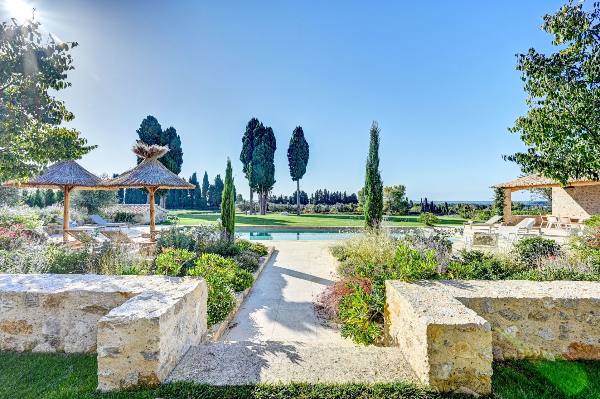 mas 6 Rooms for seasonal rent on MAUSSANE LES ALPILLES (13520)