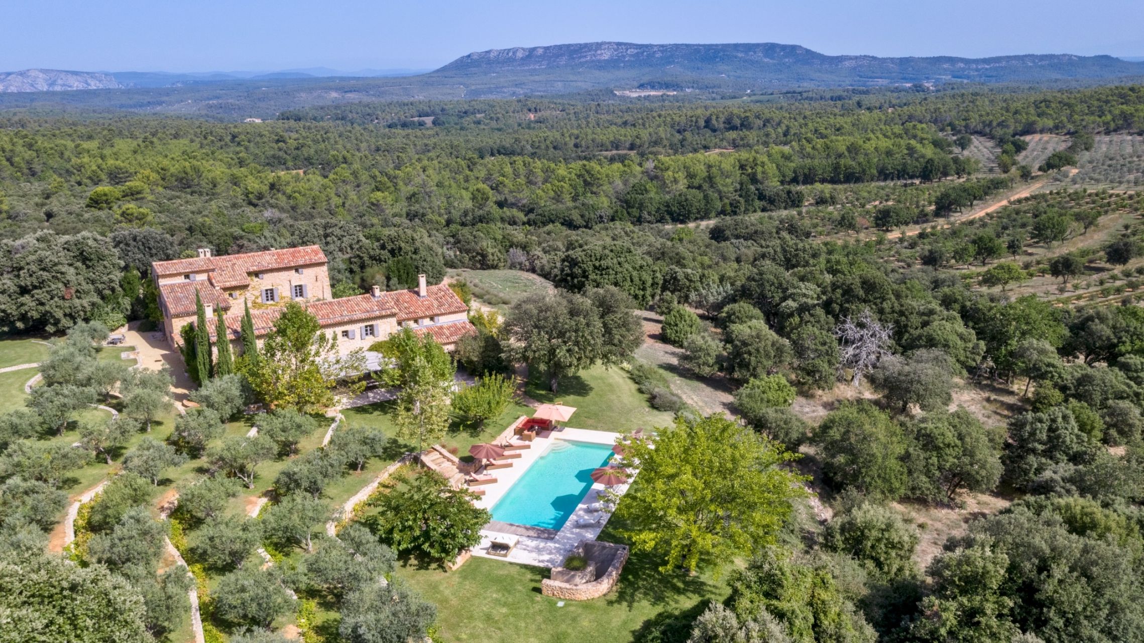 mas 12 Pièces en location saisonnière sur AIX EN PROVENCE (13090)