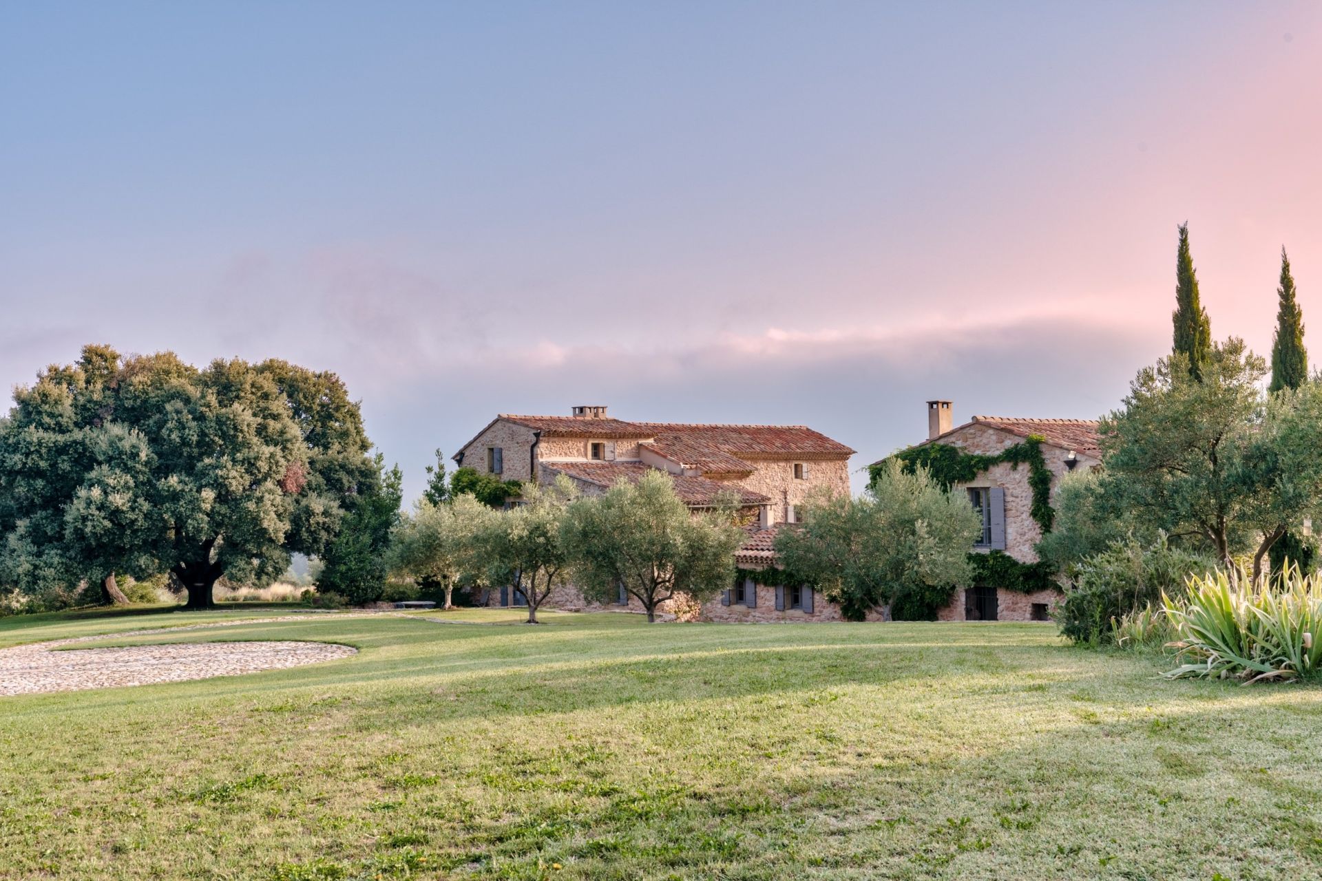 mas 12 Rooms for seasonal rent on AIX EN PROVENCE (13090)