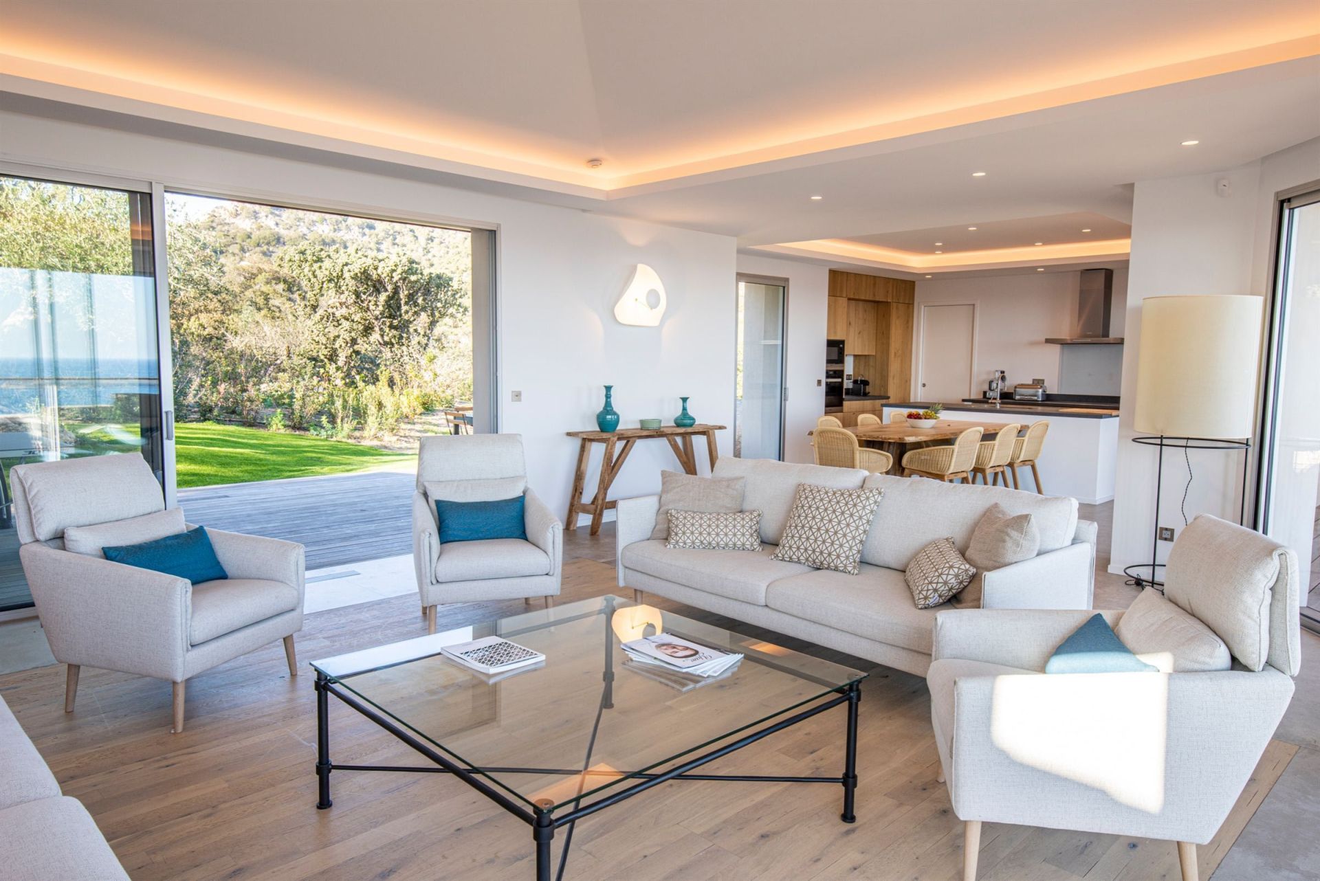 villa de luxe 9 Pièces en location saisonnière sur PORTO VECCHIO (20137)