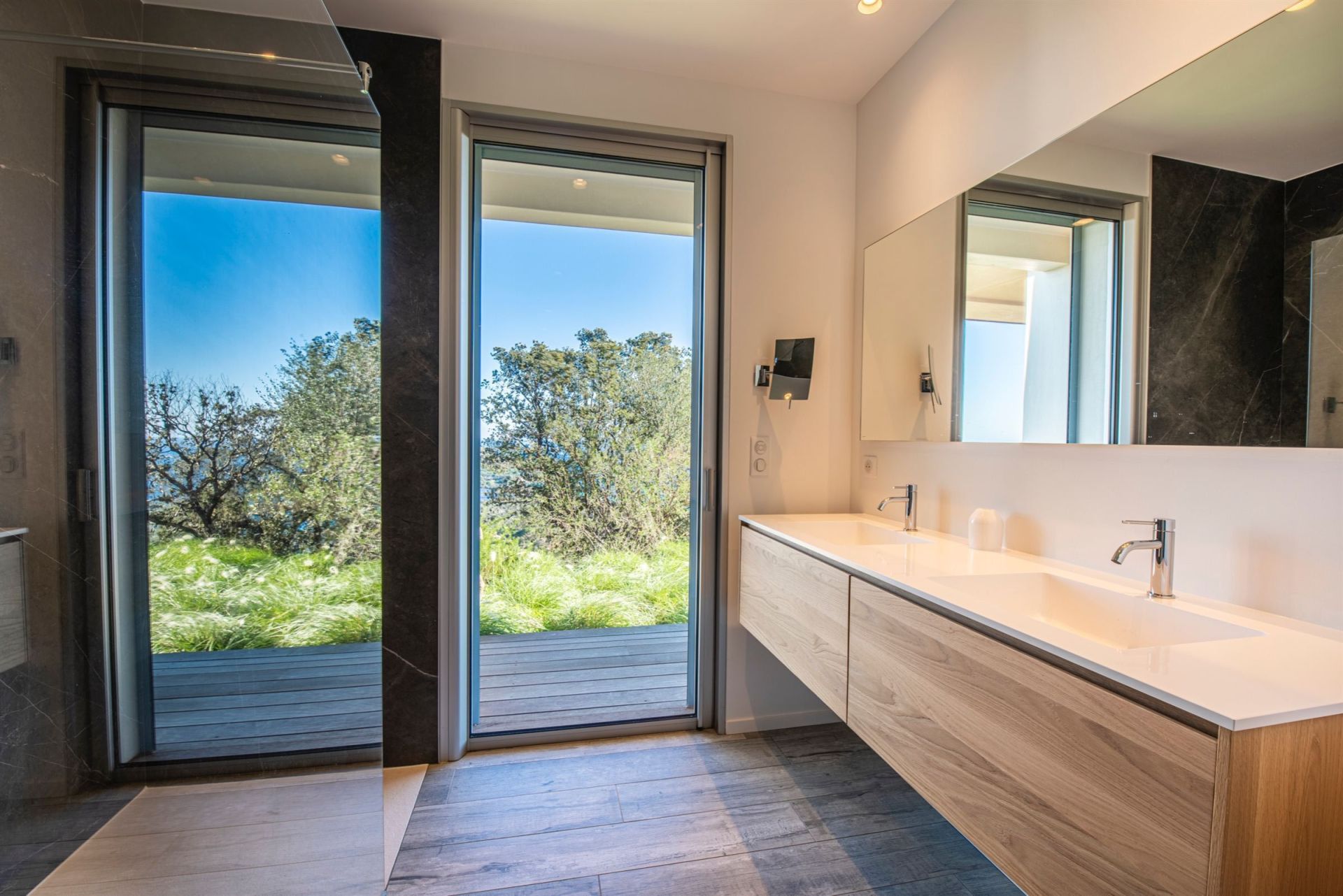 villa de luxe 9 Pièces en location saisonnière sur PORTO VECCHIO (20137)