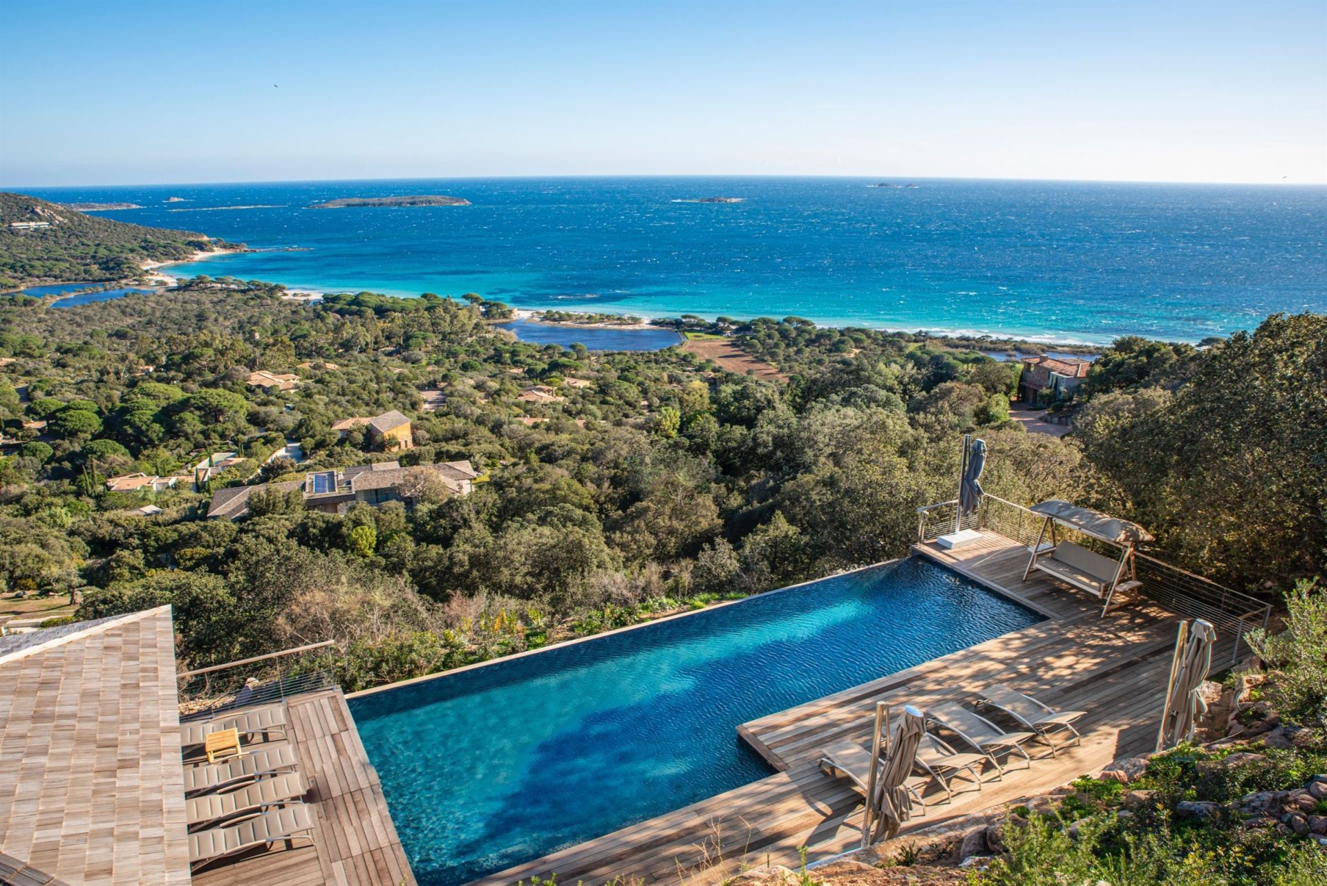 villa de luxe 9 Pièces en location saisonnière sur PORTO VECCHIO (20137)