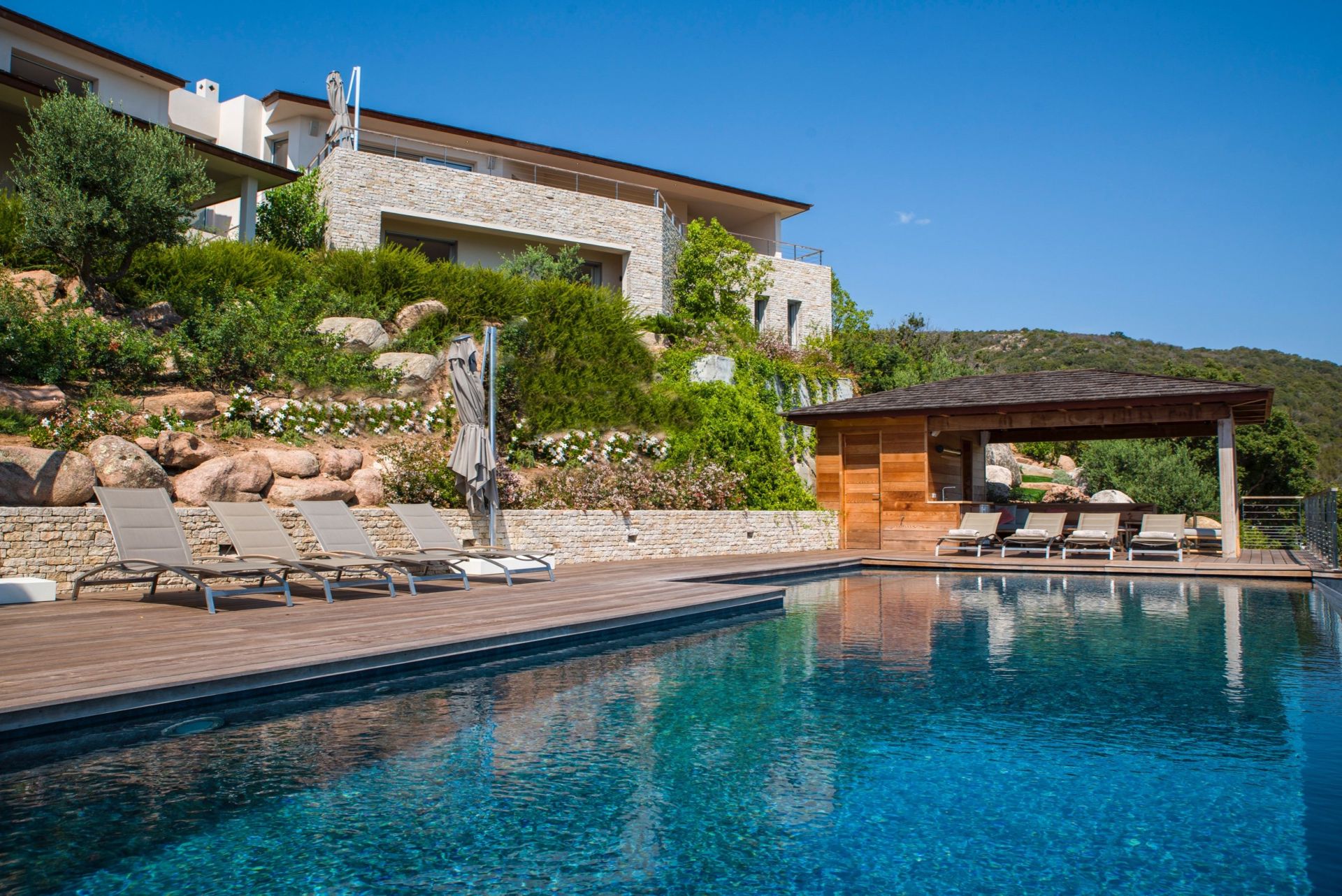 villa de luxe 9 Pièces en location saisonnière sur PORTO VECCHIO (20137)