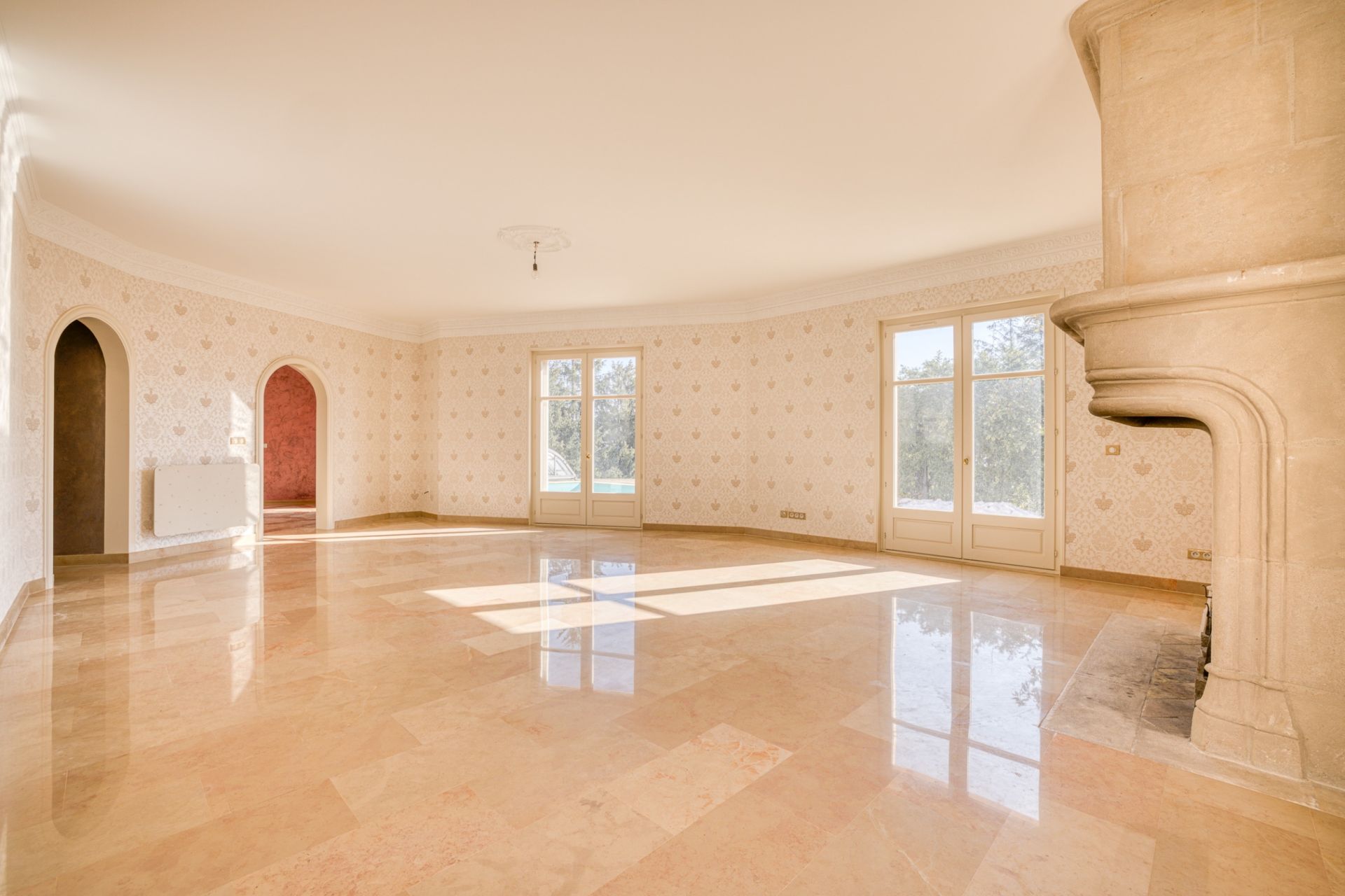 architect's house 20 Rooms for sale on GEX (01170)