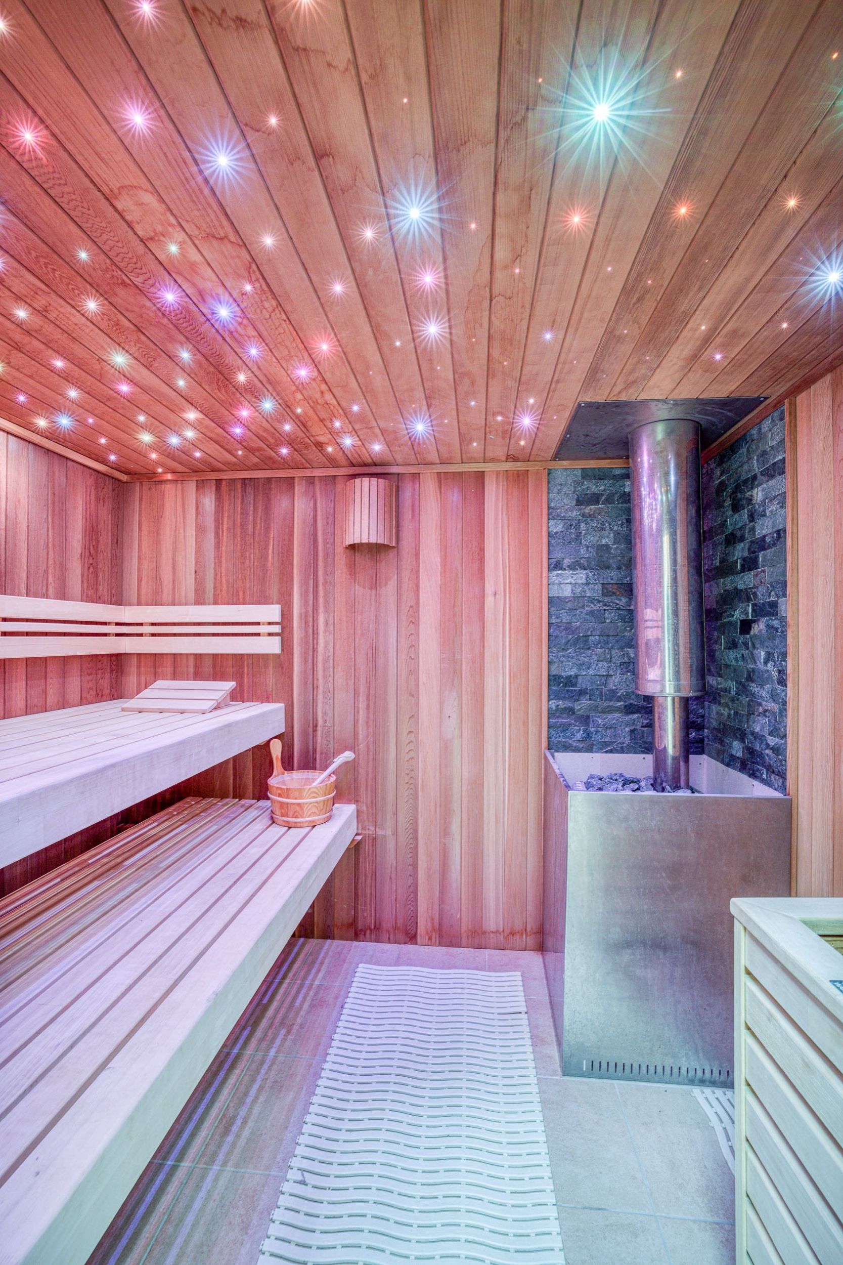 architect's house 20 Rooms for sale on GEX (01170)