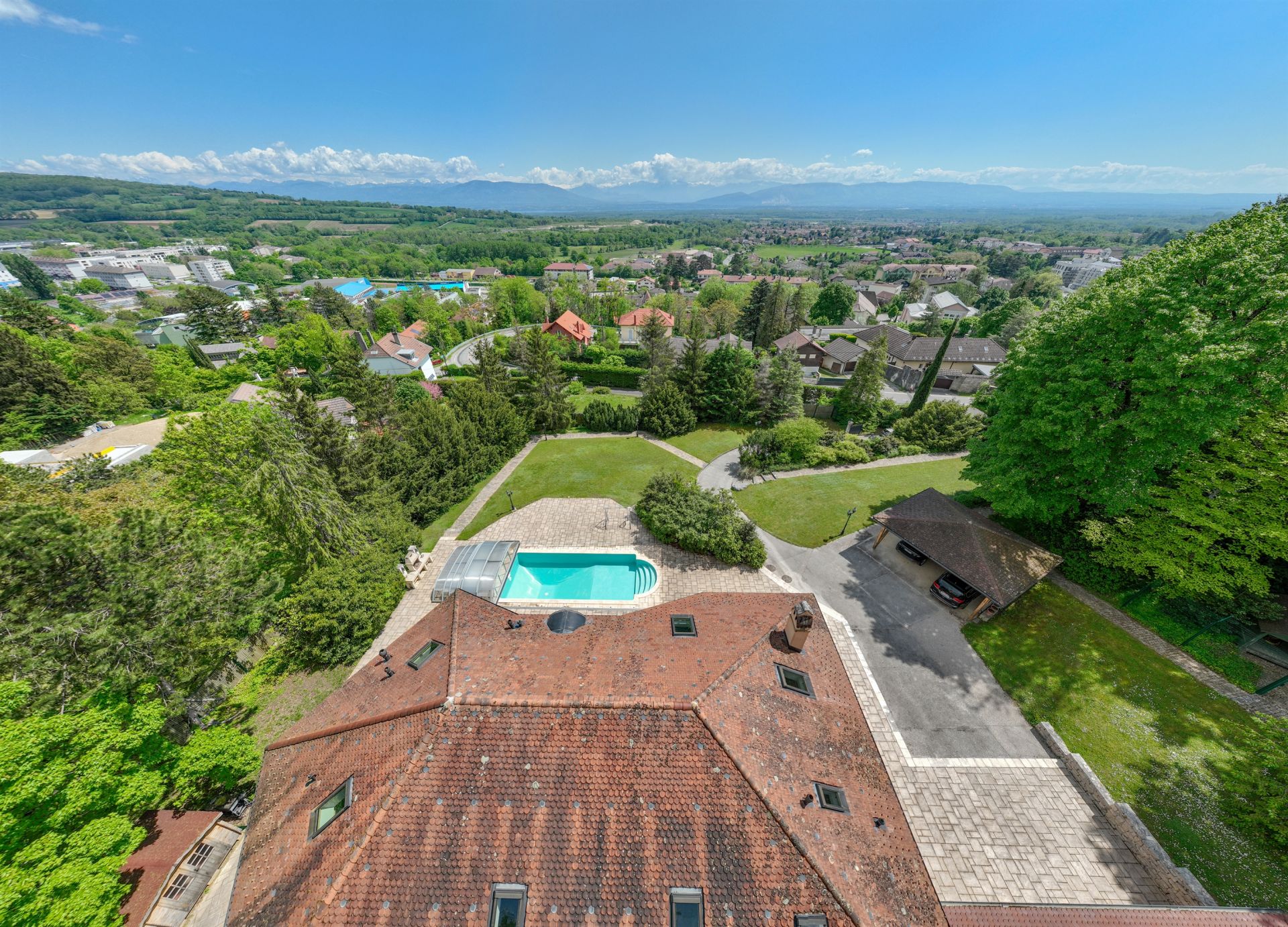 architect's house 20 Rooms for sale on GEX (01170)