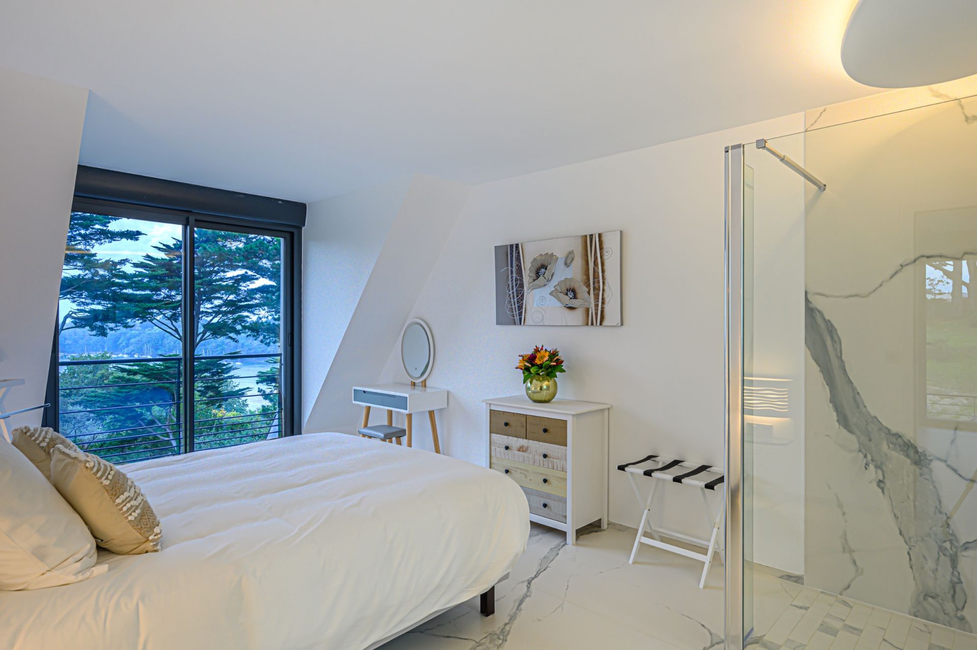 luxury property 14 Rooms for seasonal rent on GUIDEL (56520)