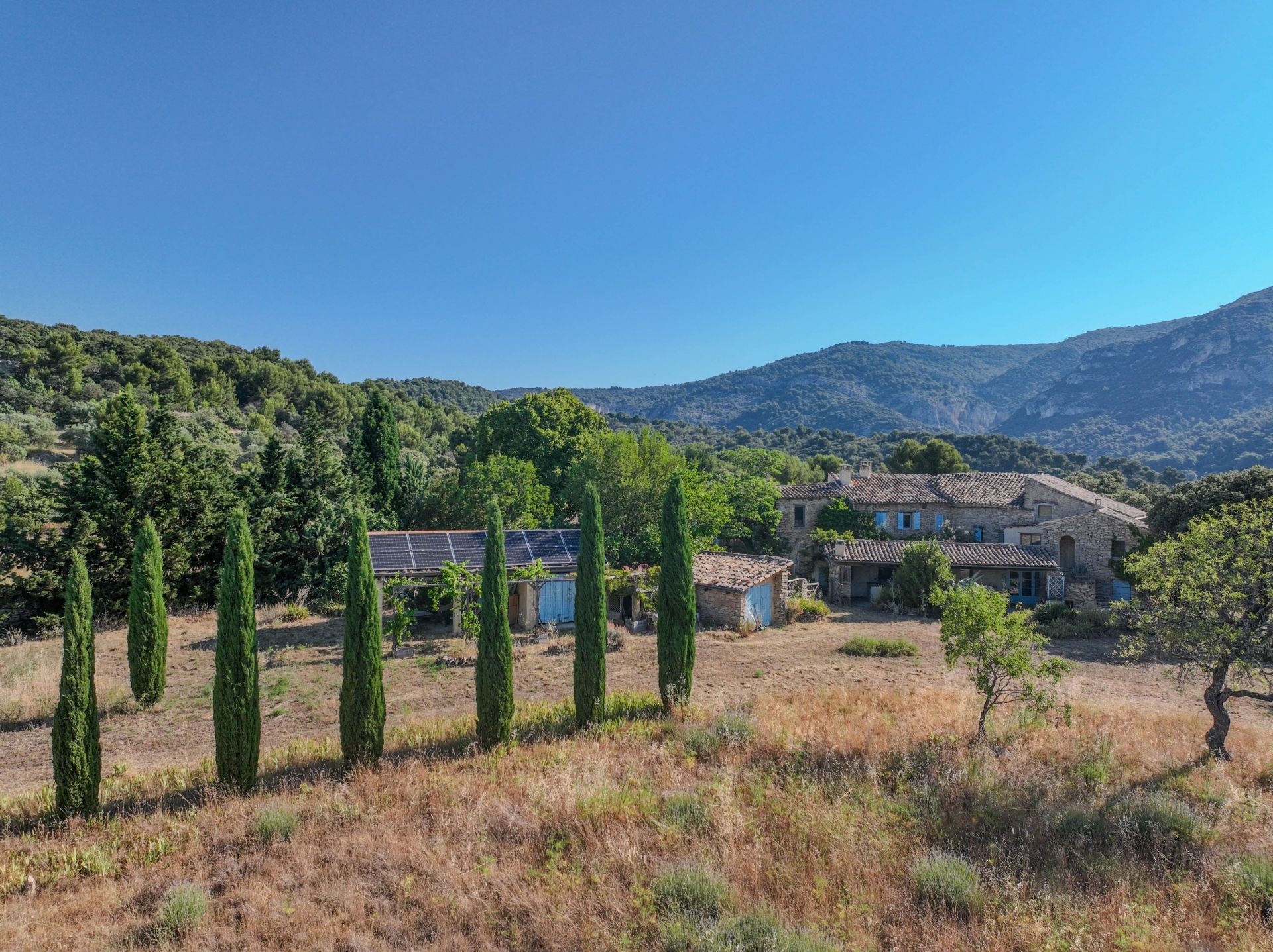 maison de luxe 12 Pièces en vente sur SAUMANE DE VAUCLUSE (84800)