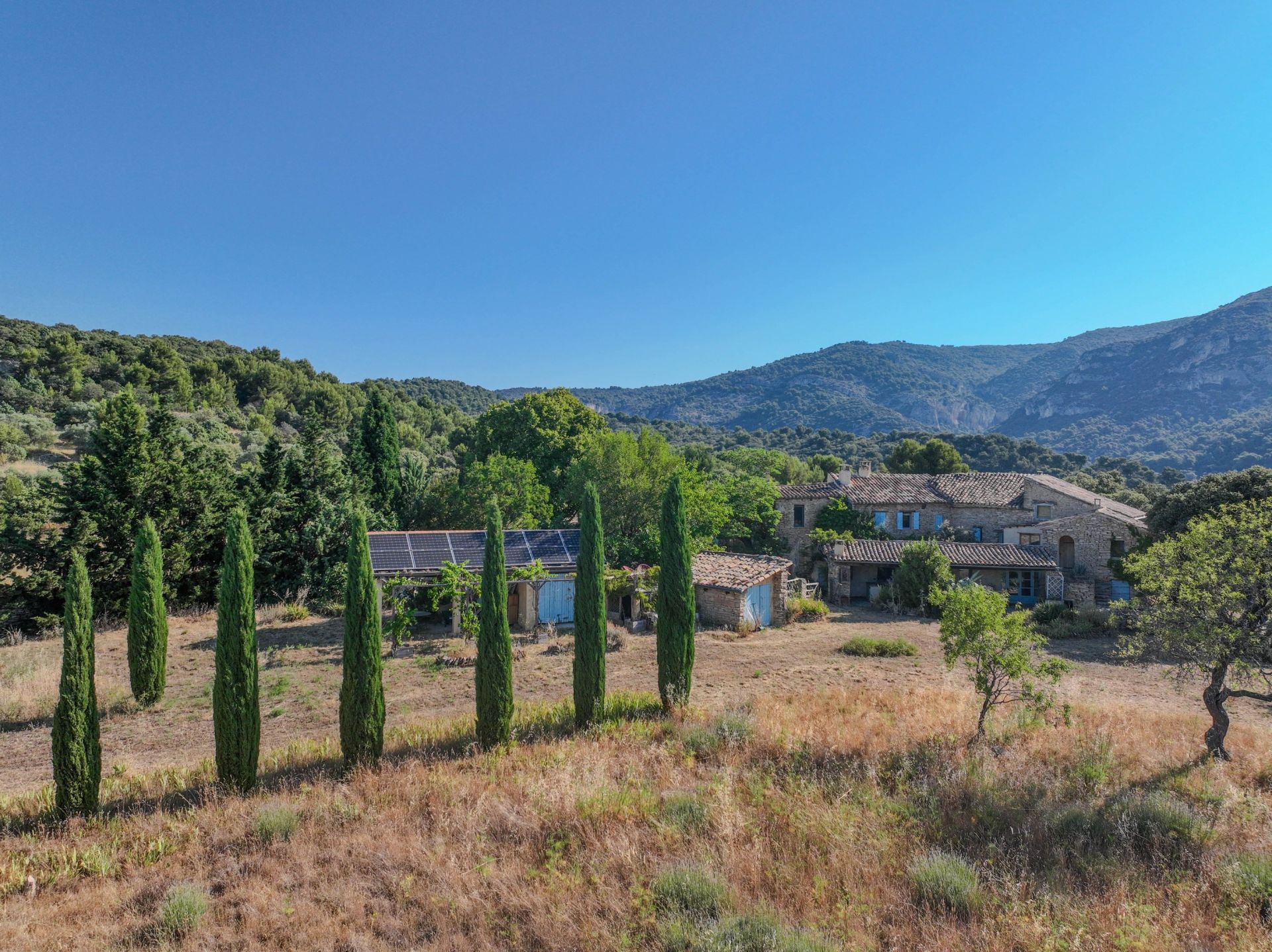 maison de luxe 12 Pièces en vente sur SAUMANE DE VAUCLUSE (84800)