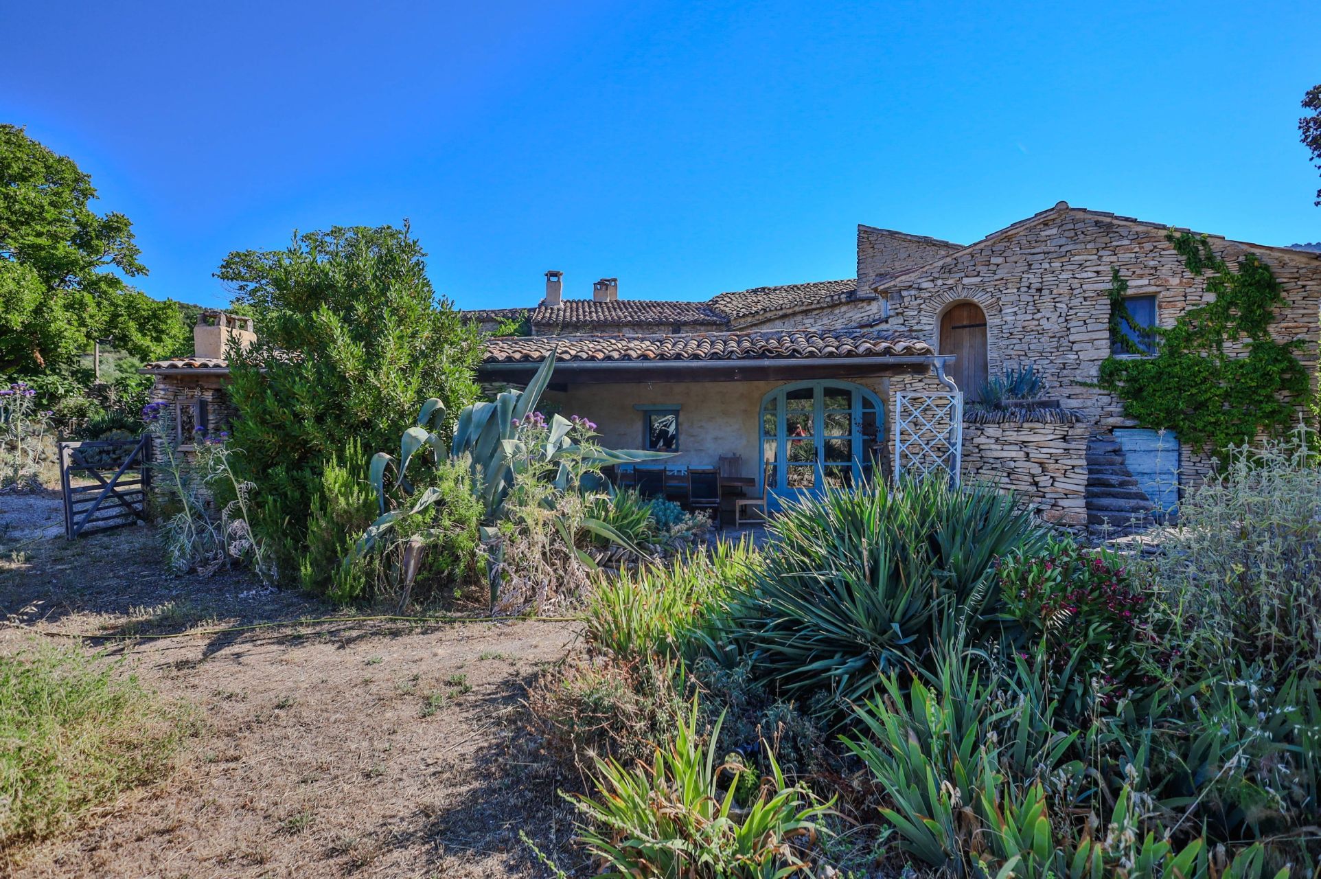 maison de luxe 12 Pièces en vente sur SAUMANE DE VAUCLUSE (84800)