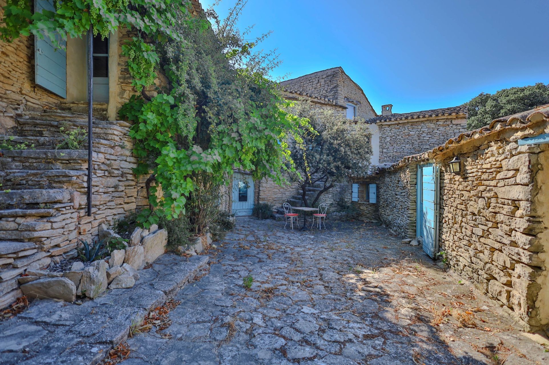 maison de luxe 12 Pièces en vente sur SAUMANE DE VAUCLUSE (84800)