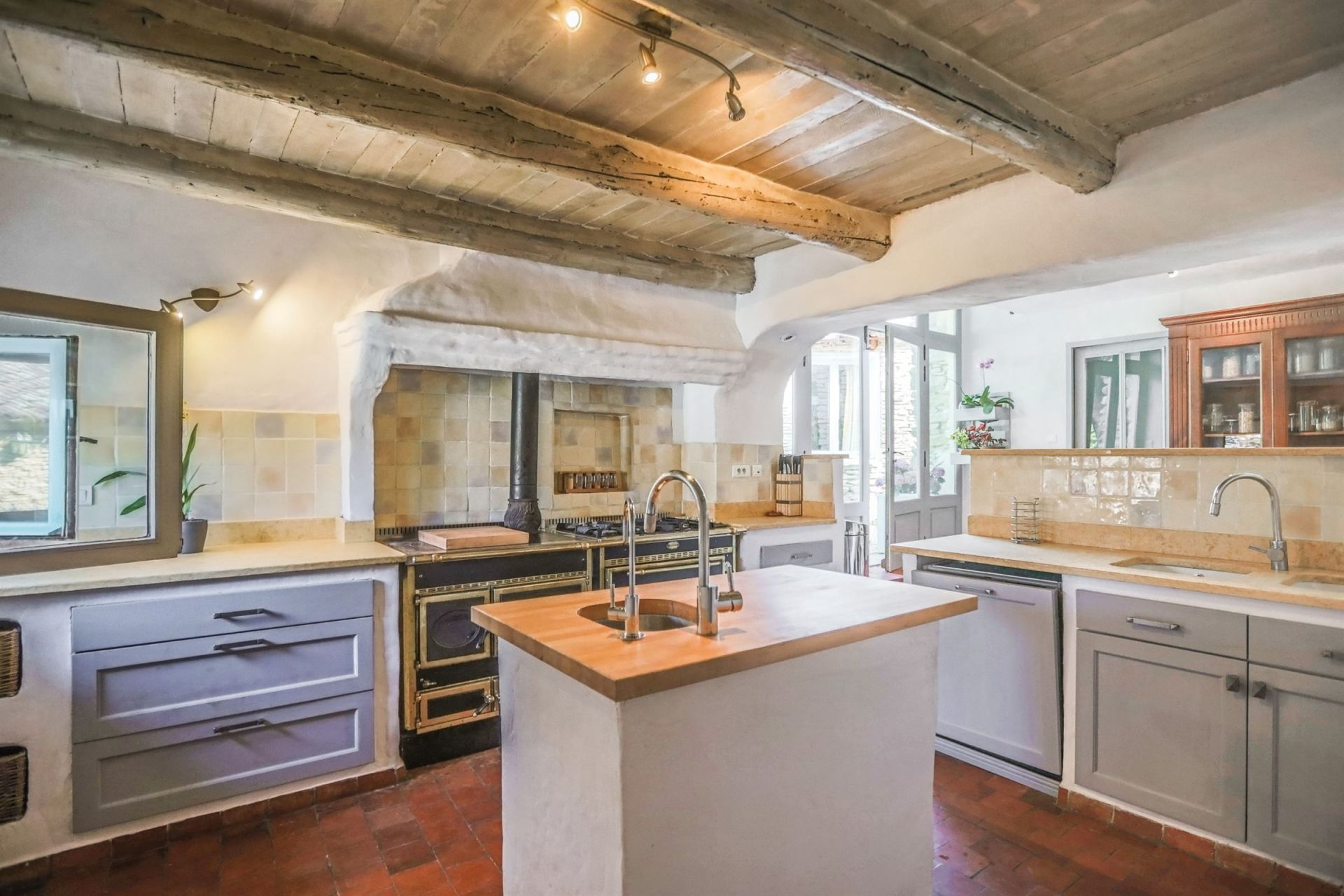 maison de luxe 12 Pièces en vente sur SAUMANE DE VAUCLUSE (84800)