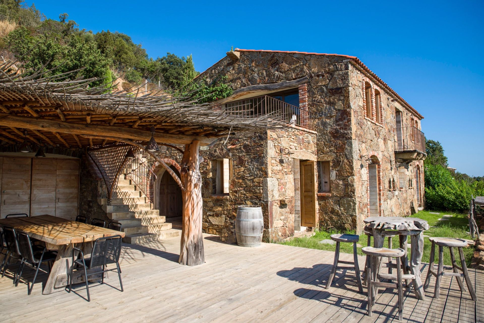 villa de luxe 6 Pièces en location saisonnière sur PORTO VECCHIO (20137)