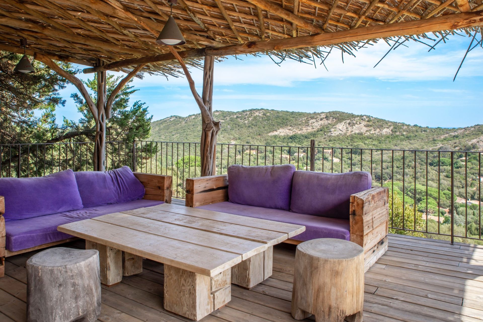 villa de luxe 6 Pièces en location saisonnière sur PORTO VECCHIO (20137)